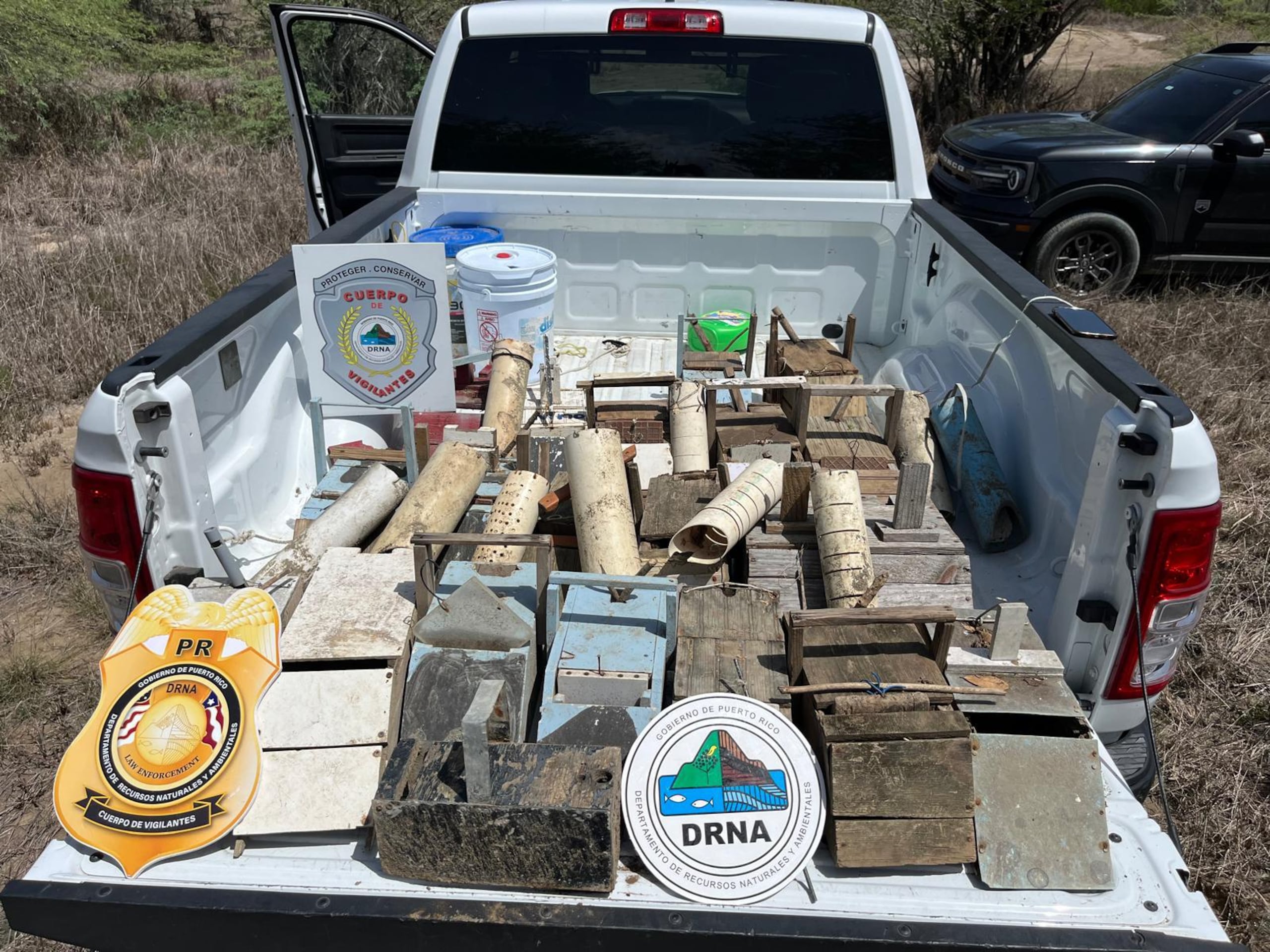 DRNA incauta 30 trampas caseras para atrapar jueyes en Santa Isabel.