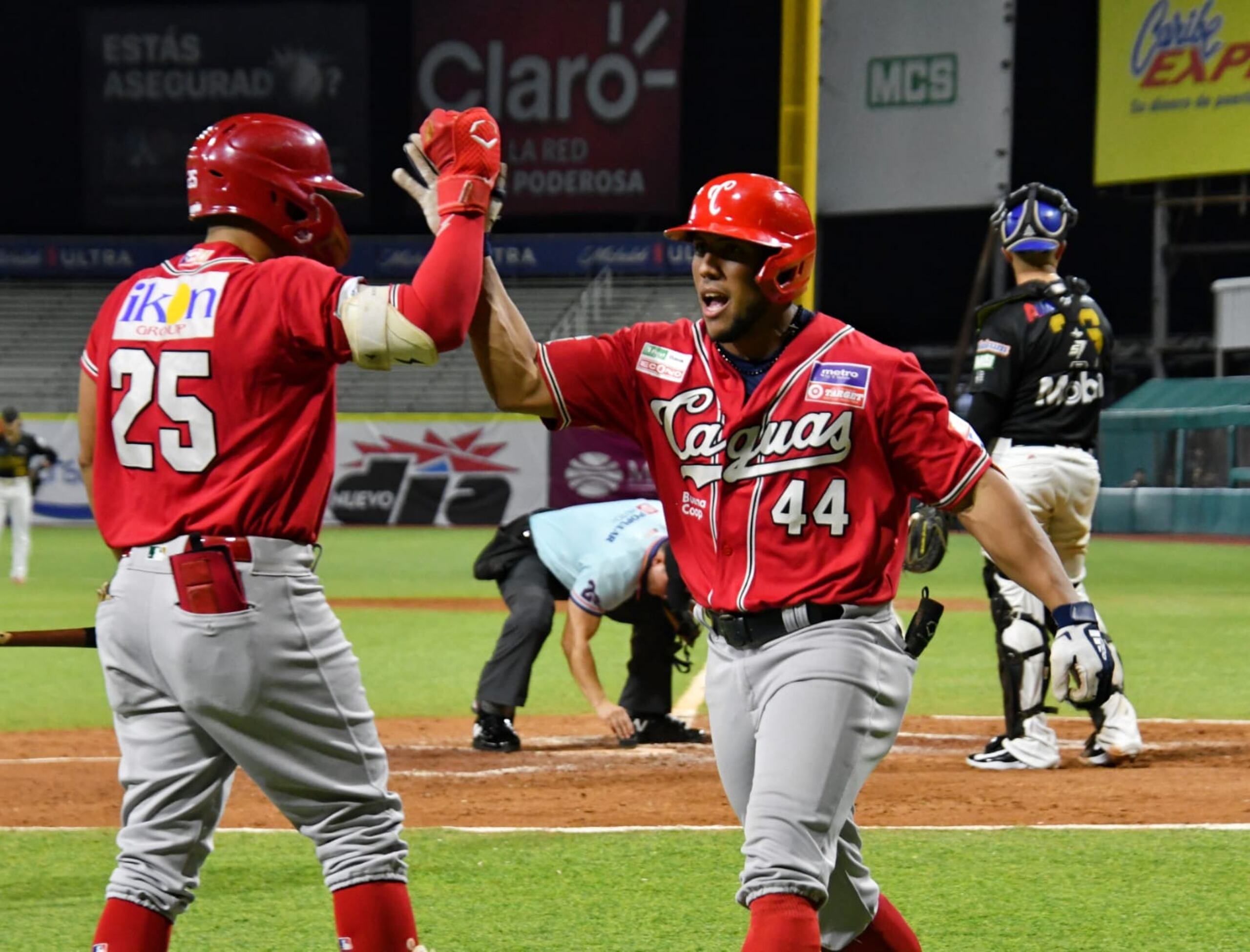 Caguas celebró ante 16,113 fanáticos reportados, según la Liga, luego de ganar 4-1 la semifinal A.