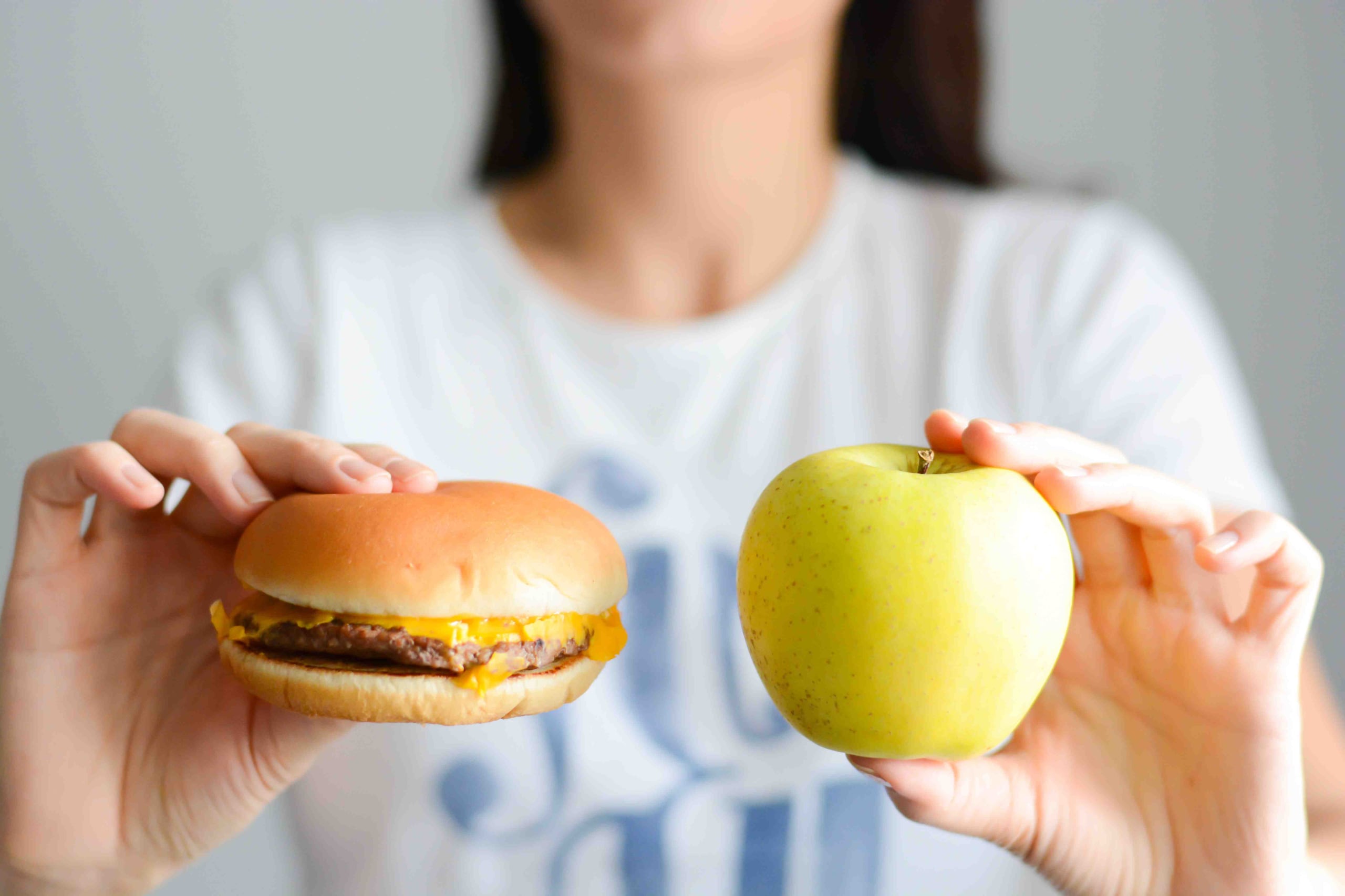 La mayoría de nosotros resolvemos nuestra nutrición rápidamente sin tener en cuenta que la alimentación es la elección más importante que hacemos a diario. (Foto: Shutterstock.com)