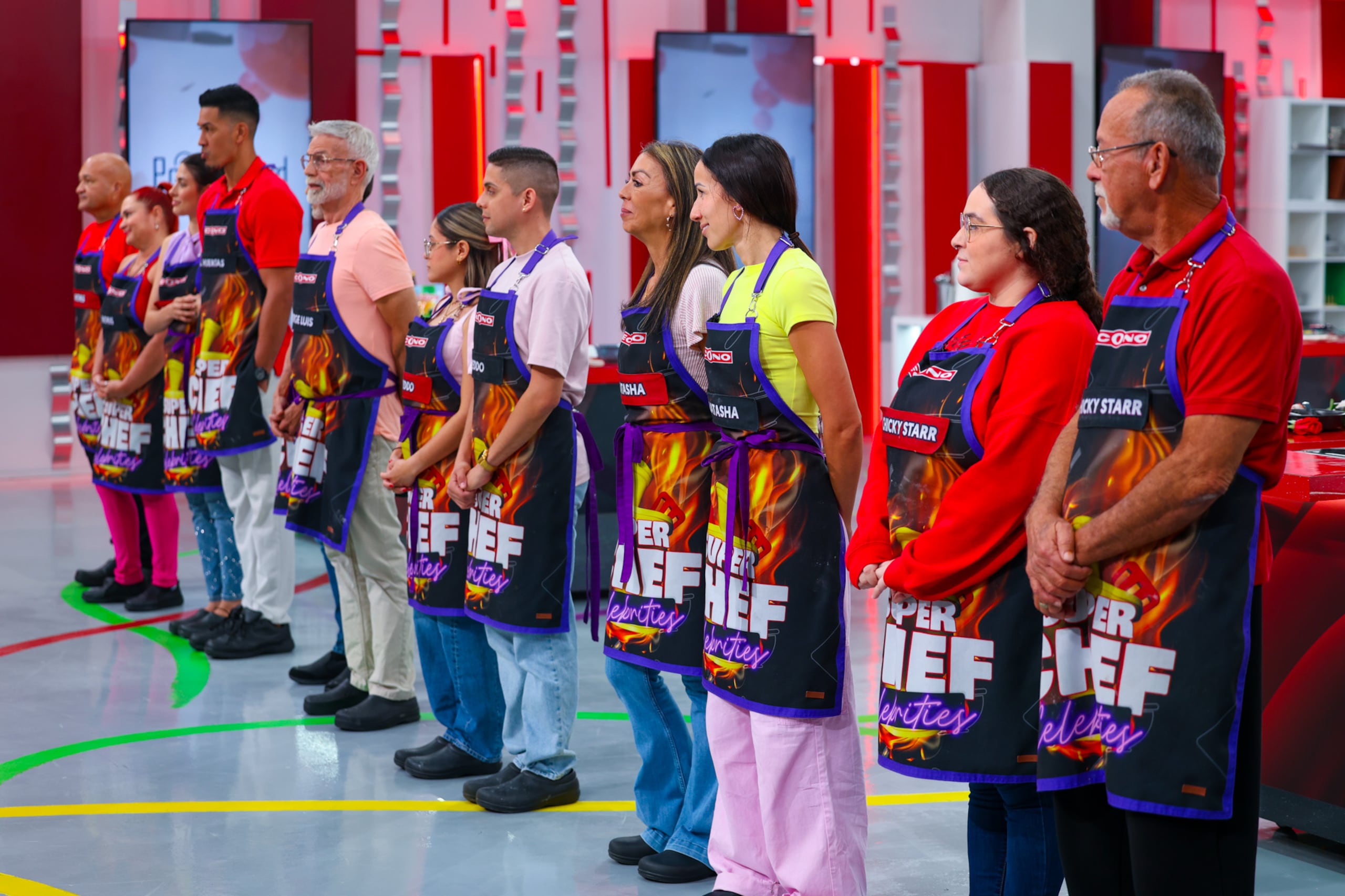 Los participantes celebraron el "Día de San Valentín" en la "Súper Cocina".