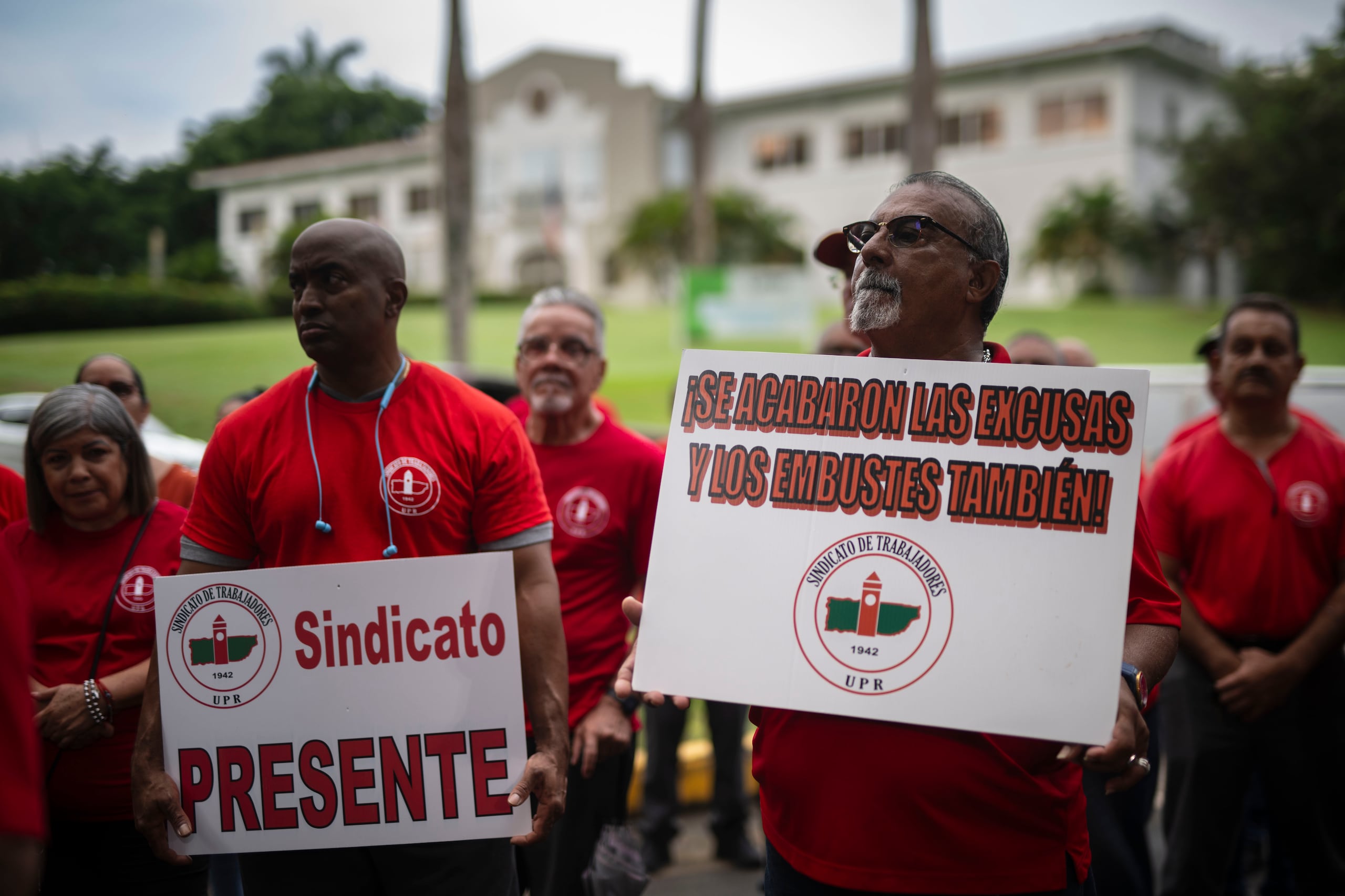 El Sindicato de Trabajadores de la Universidad de Puerto Rico (UPR) también se ha unido a los reclamos exigiendo la salida de la presidenta Zayira Jordán Conde.
FOTO POR: Carlos Rivera Giusti/GFR Media.