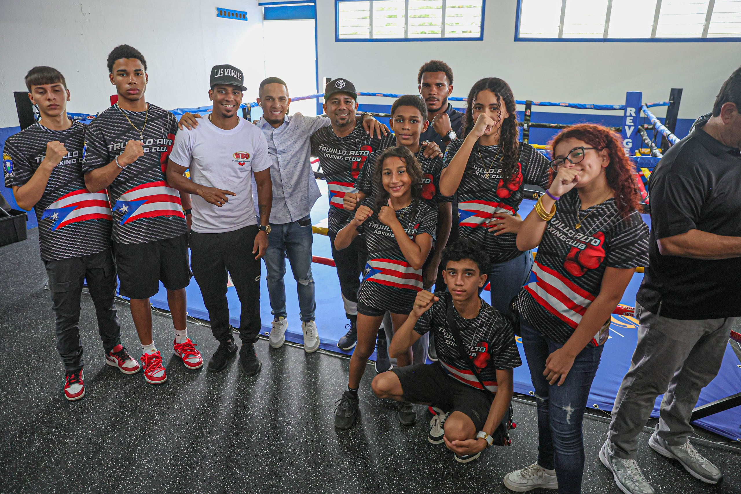 Integrantes del gimnasio de Trujillo Alto acudieron a Utuado para apreciar el espacio que beneficiará a los jóvenes del pueblo.