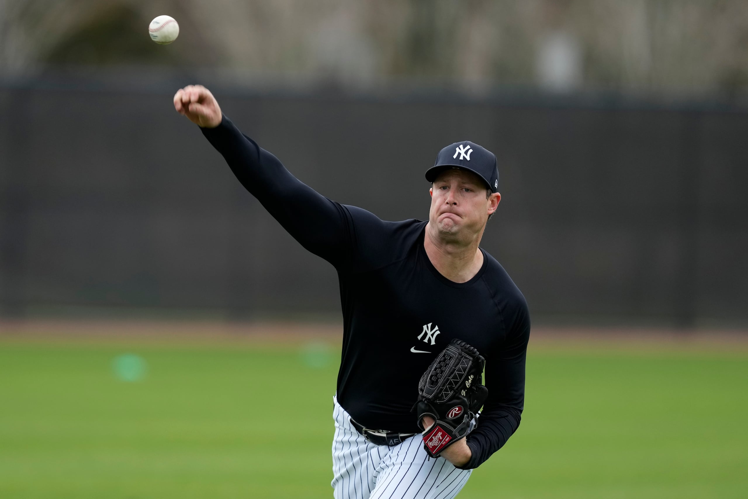 El abridor de los Yanquis de Nueva York, Gerrit Cole, durante una práctica en los entrenamientos de primavera.