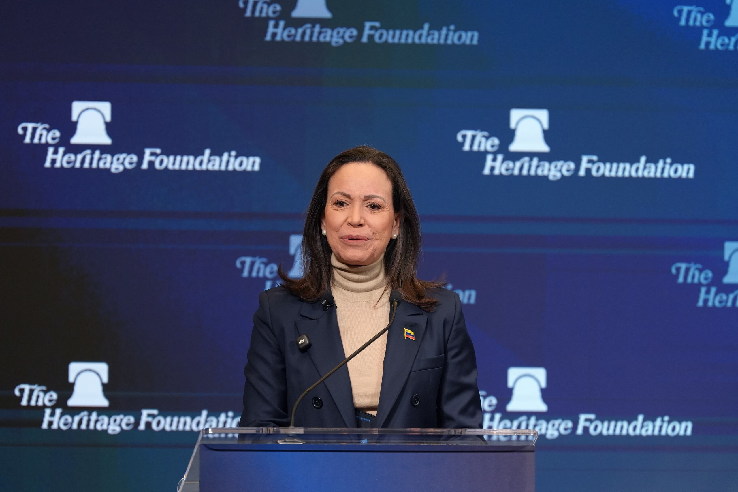 La líder opositora venezolana y Premio Nobel de la Paz, María Corina Machado, habla en una rueda de prensa este viernes, en Washington. (EFE/ Octavio Guzmán)