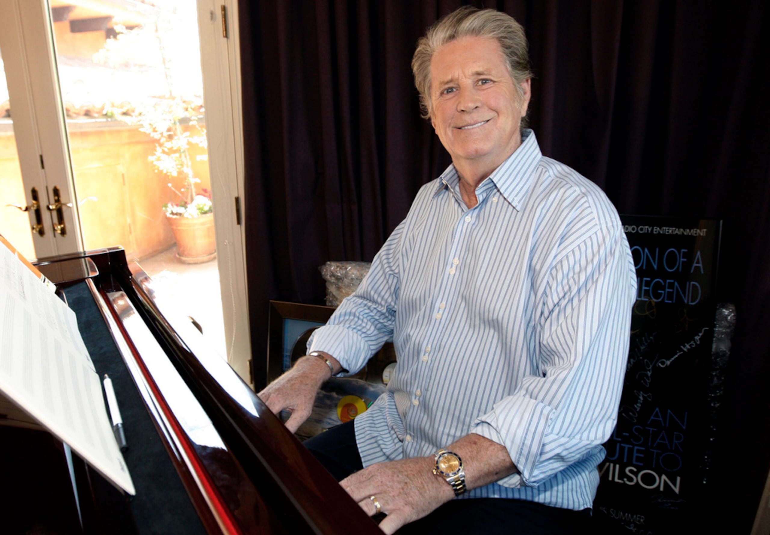 El músico Brian Wilson posa para un retrato en su casa en Los Ángeles el 28 de julio de 2008.