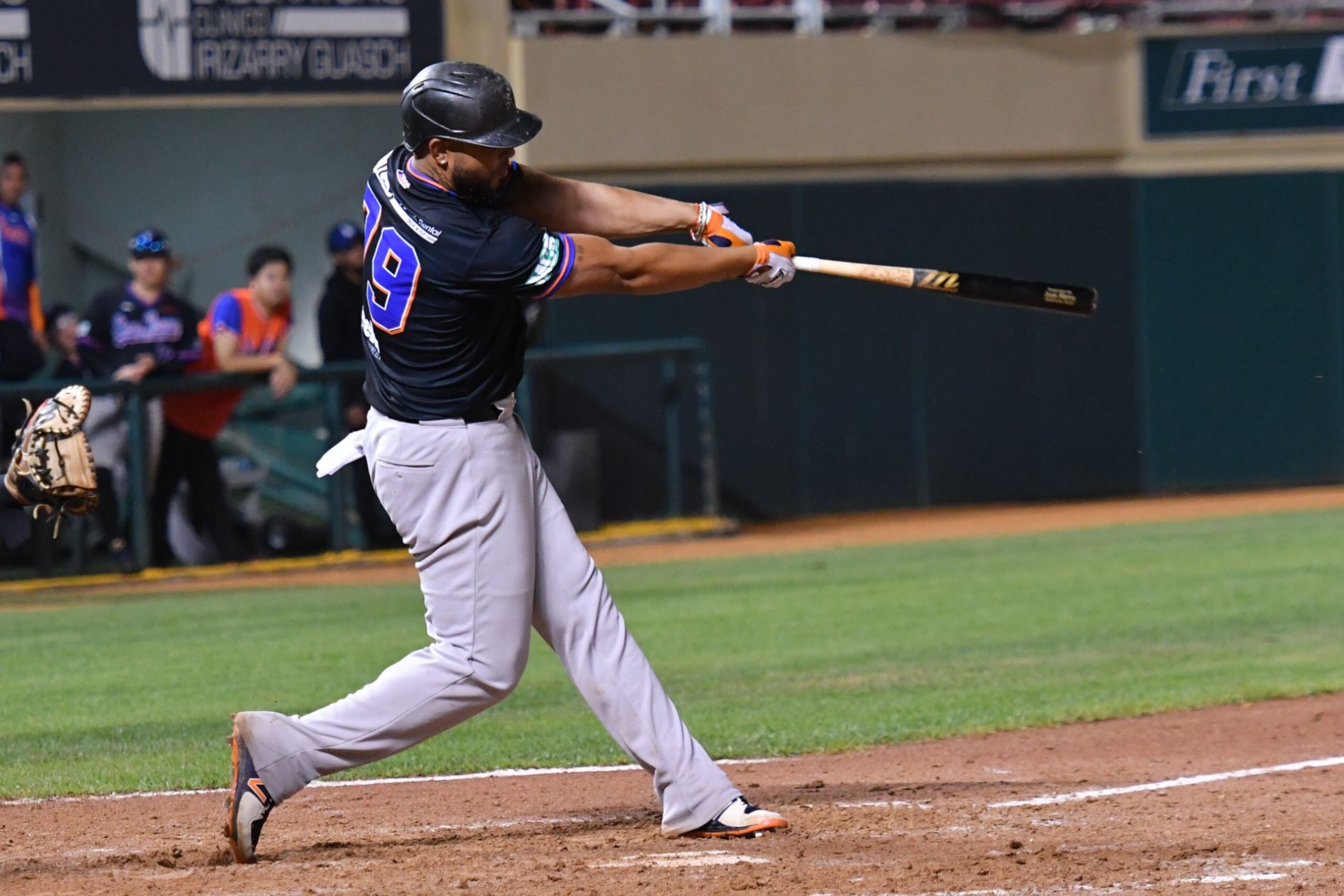 El cubano José Abreu pegó su segundo jonrón de la temporada en la victoria de los Senadores.