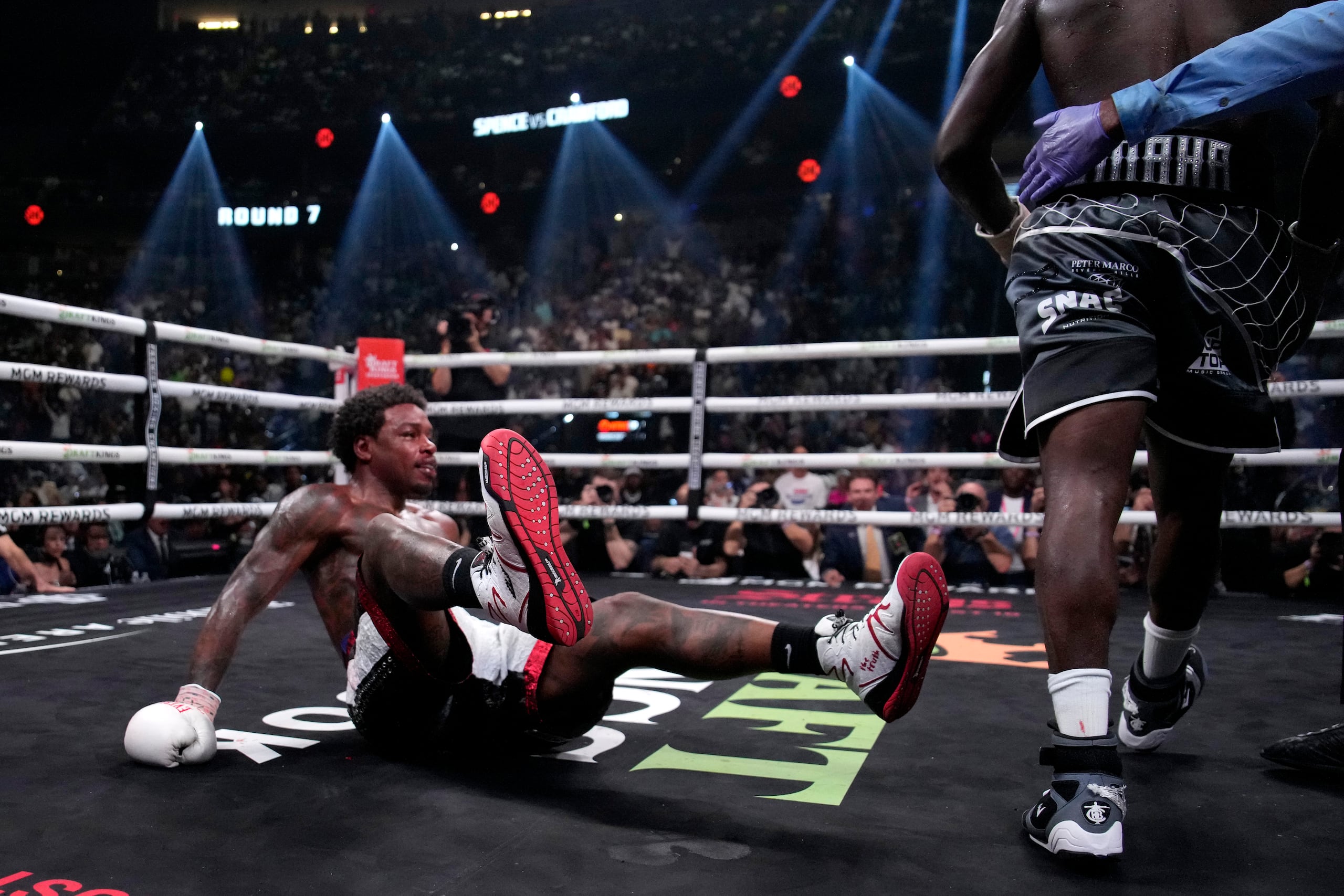 Errol Spence Jr. perdió el invicto ante Terence Crawford.