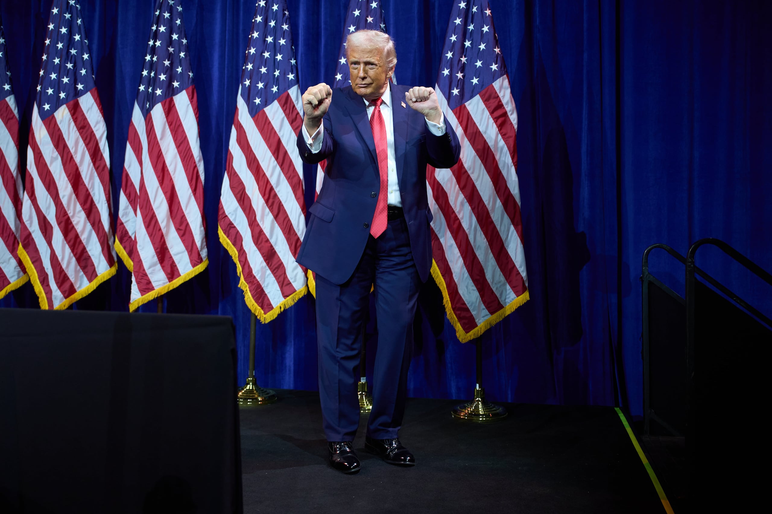 Por otro lado, el 71 % opina que Trump no ha hecho lo suficiente para intentar reducir los precios de los productos cotidianos, una cifra superior al 58 % de hace un año.