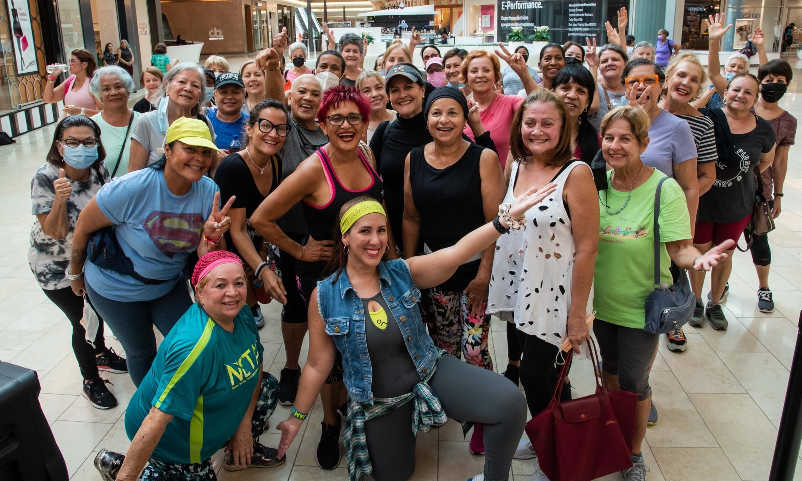 El Club Edad Dorada ha demostrado ser una plataforma de gran valor para los adultos mayores, donde se ejercitan y socializan en The Mall of San Juan.