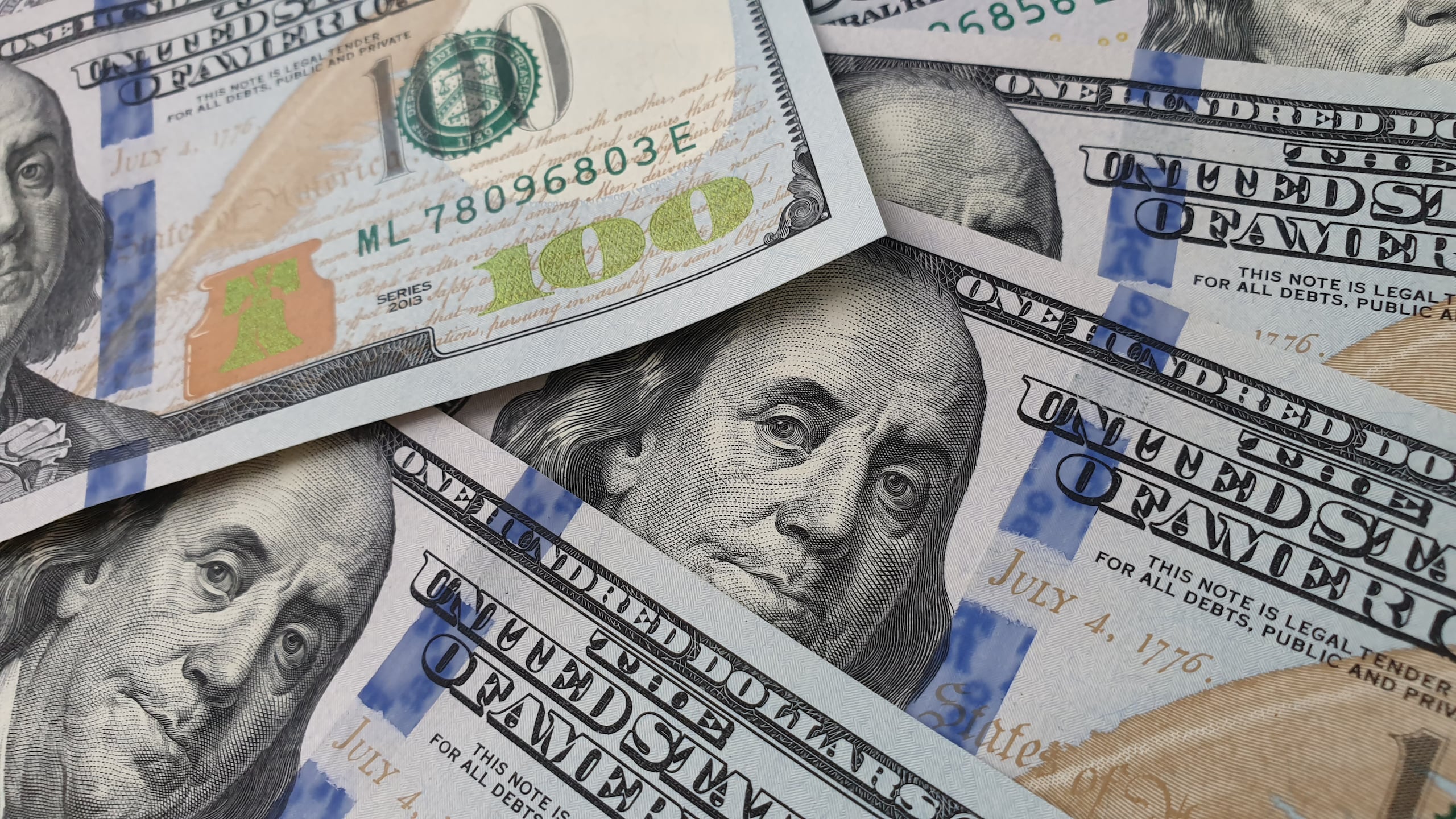 Una familia trabajadora con uno o dos dependientes menores de 18 años que devenguen alrededor de $80,000 anuales pudiese recibir un cheque de entre $1,500 a $2,000.
