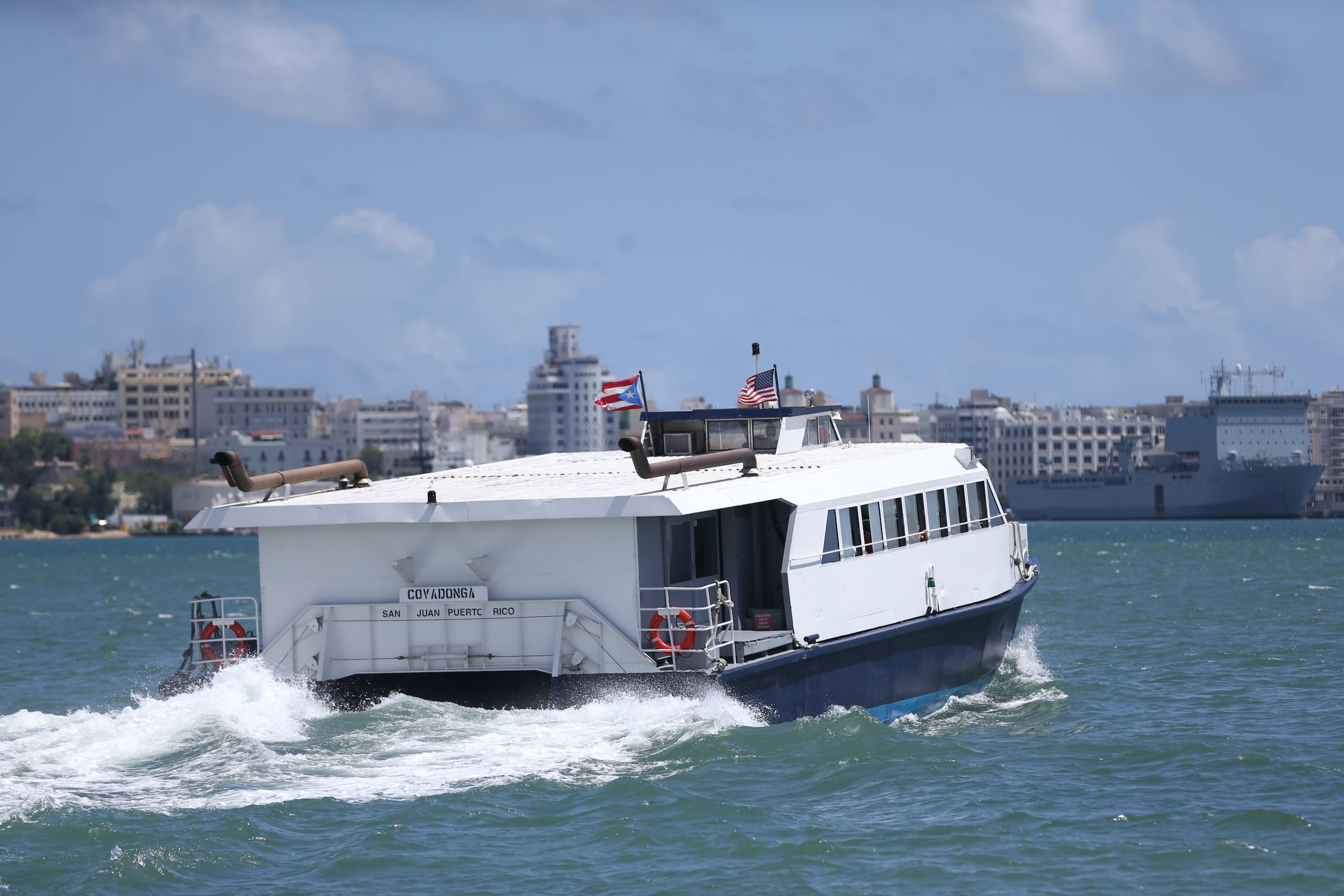 Hasta el 31 de diciembre, las embarcaciones ofrecerán un horario extendido los fines de semana, con el último viaje saliendo desde San Juan hacia Cataño a las 10:55 p.m., y desde Cataño hacia San Juan a las 10:30 p.m.