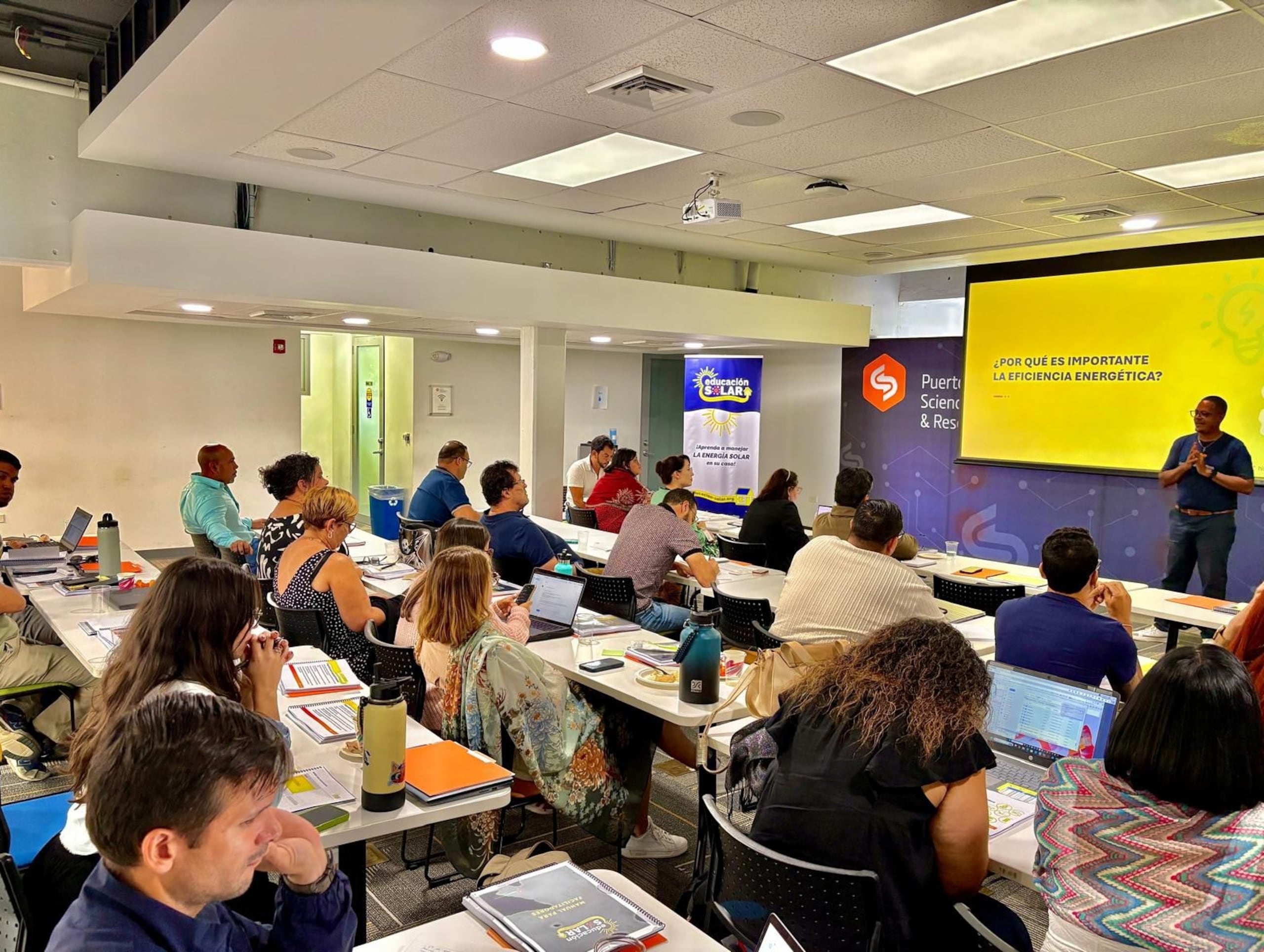 El Programa Educación Solar de Hispanic Federation se enfoca en proveer orientación e información precisa sobre energía solar.