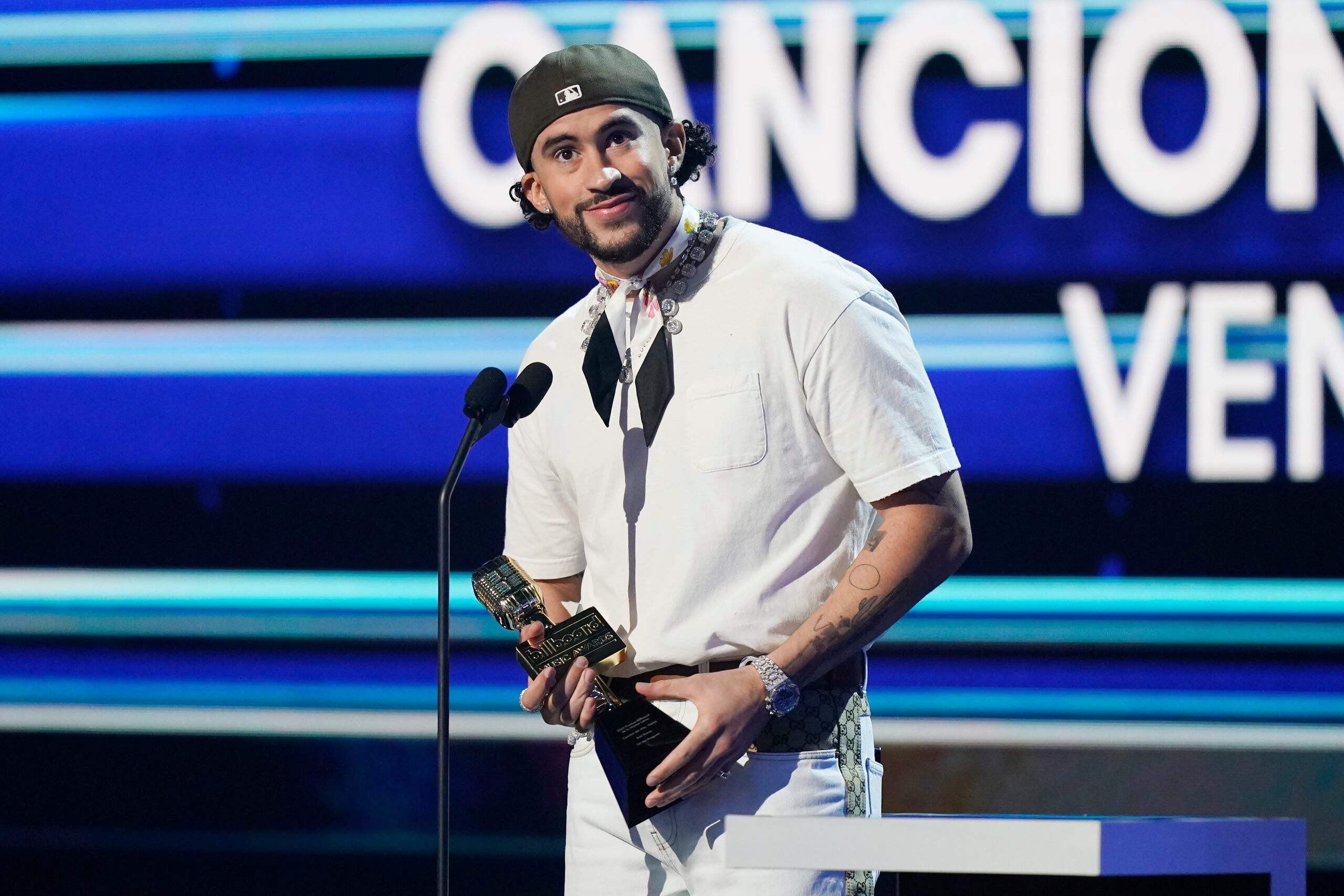 Bad Bunny tiene 15 nominaciones esta noche.
