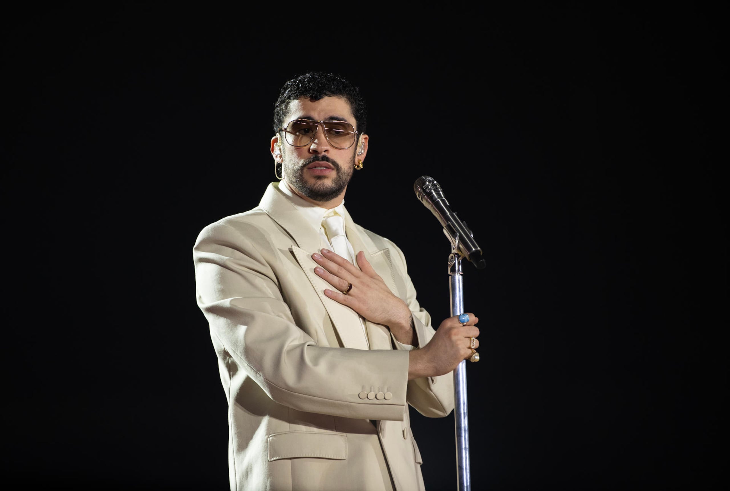 El vegabajeño es el primer cantante hispanoparlante que ha sido nominado simultáneamente en las categorías de mejor álbum, mejor grabación y mejor canción en la premiación del próximo 1ro de febrero.