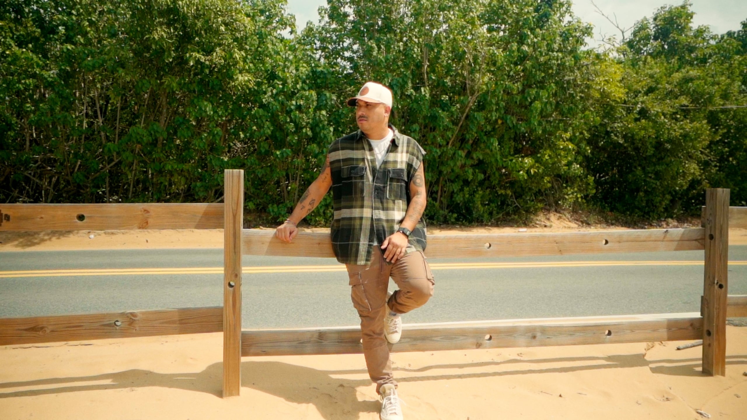 El productor Jay Lugo se une a Ken-Y para darle vida a un himno dedicado a la pasión y el compromiso.