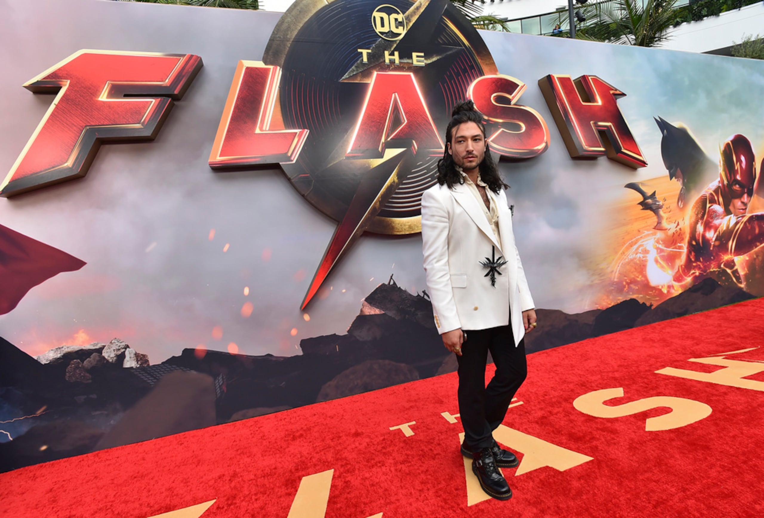 Ezra Miller en su llegada al estreno de "The Flash" el 12 de junio de 2023 en Los Ángeles.