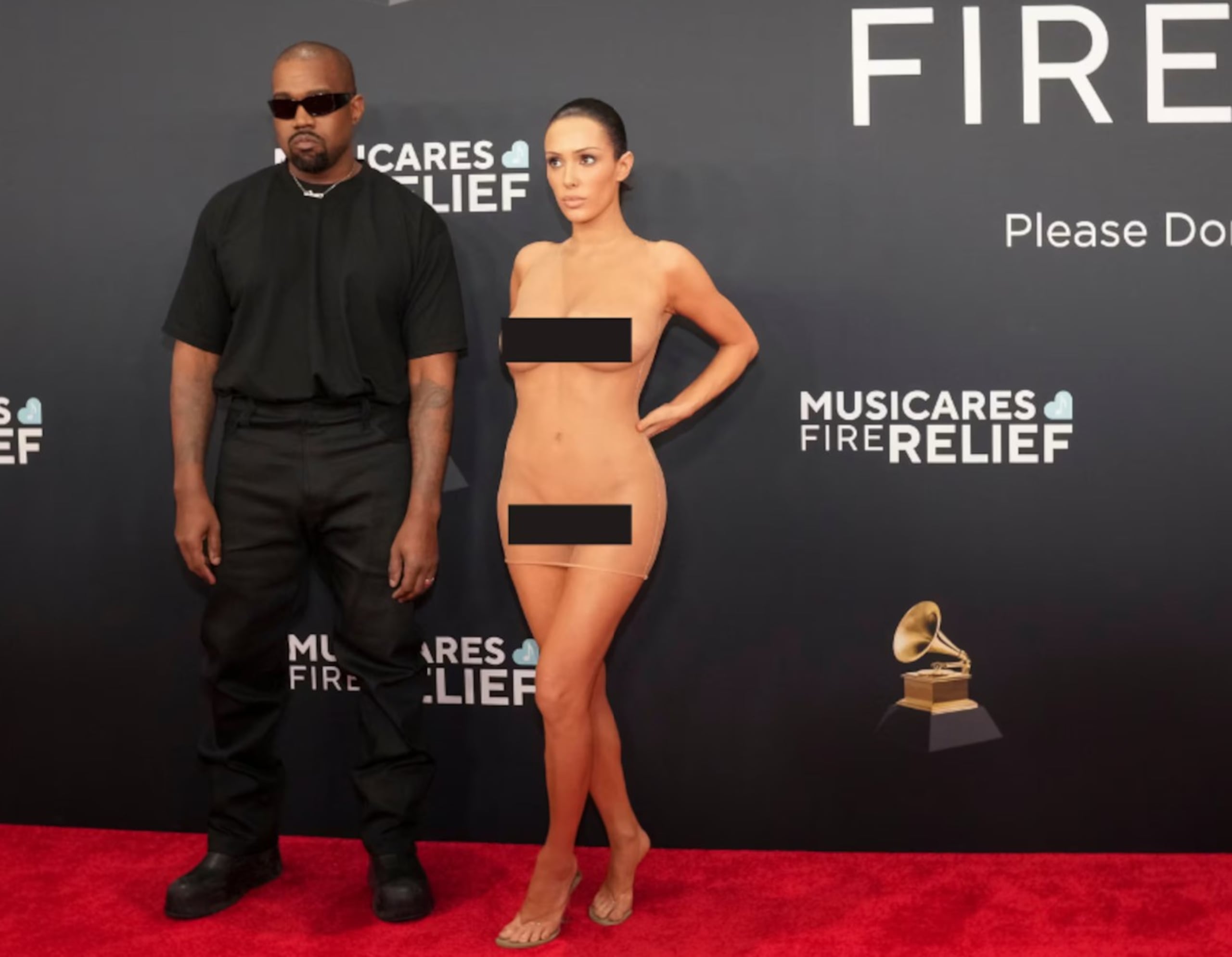 Tras la aparición en la alfombra roja, West y Censori no fueron vistos dentro del recinto de la gala, aunque no se confirmó donde estuvieron después.