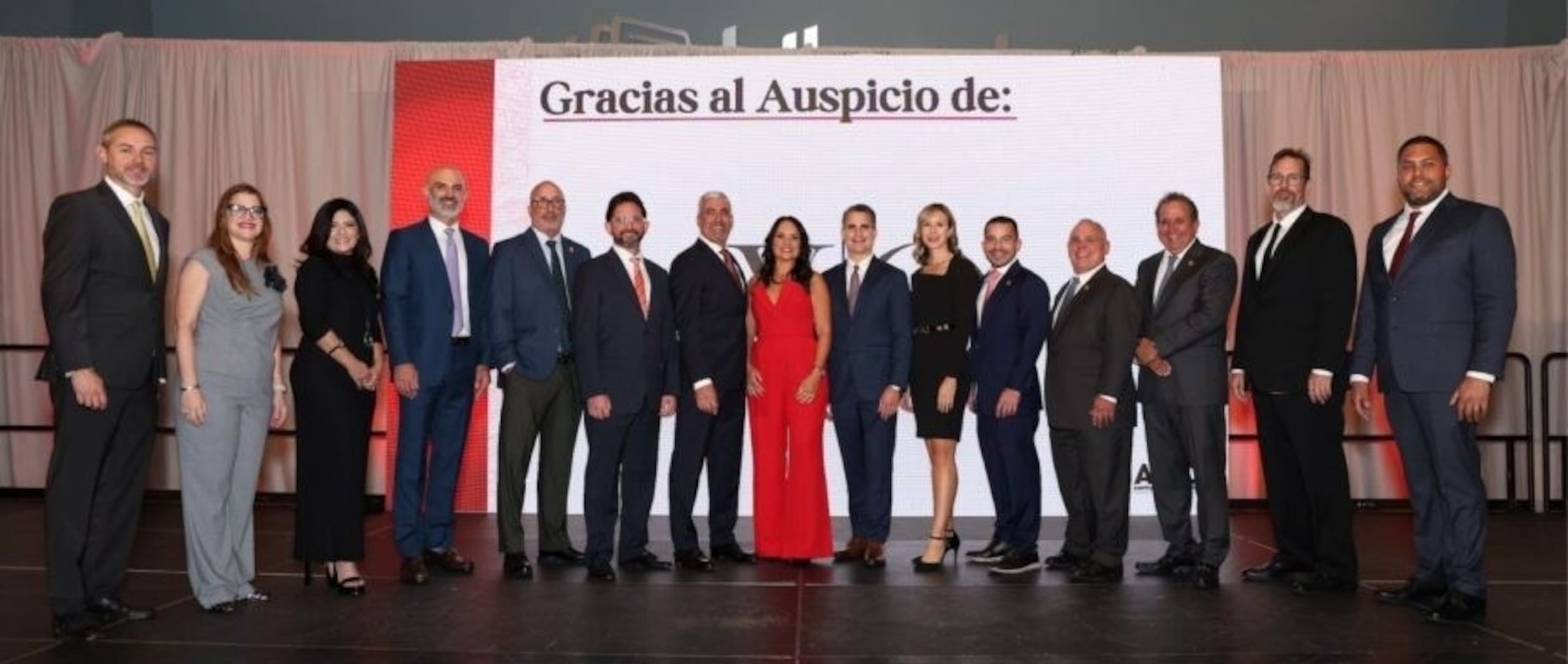 De izquierda a derecha, Ing. Eddie Pardo; Ing. Lisette Villavicencio; Julie Ann Martínez; Joan Puig; Ing. Humberto Reynolds; Felipe Vidal; Ing. José Ortiz Serrano; Dra. Ali Soami Vargas, directora ejecutiva; Ing. José Torrens, presidente 2025; Ing. María E. Nieves; Ing. Alejandro Abrams; Ing. Manuel Suárez Miranda; Ing. Francisco Díaz Masso; José Fullana; e Ing. Julio Soto.