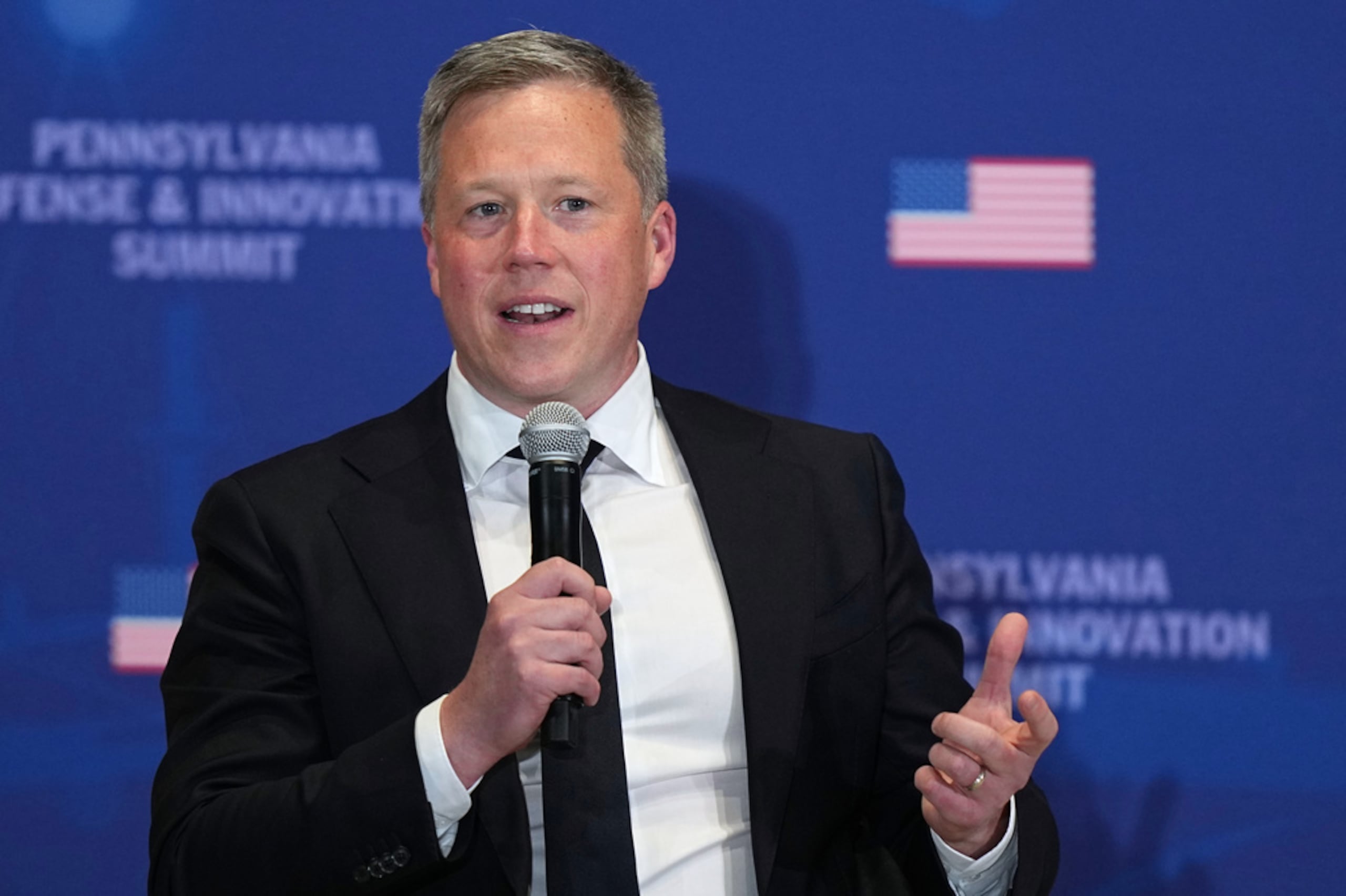 La renuncia de Dan Driscoll se produce mientras Estados Unidos han vuelto a lanzar ataques aéreos contra Irán tras una pausa en las hostilidades durante la guerra, lo que deja a la mayor fuerza de combate del país sin líderes civiles o militares de alto rango confirmados por el Senado.
