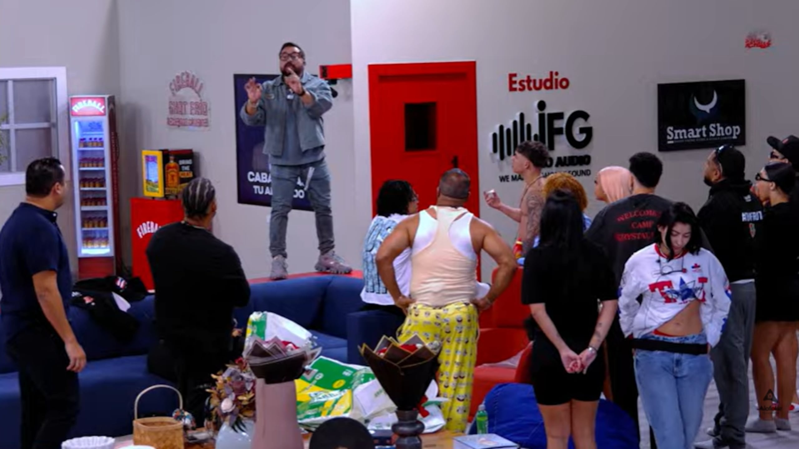 La transmisión de “La Casa de Alofoke” es constante por YouTube y cuenta con fuerte presencia en redes sociales.