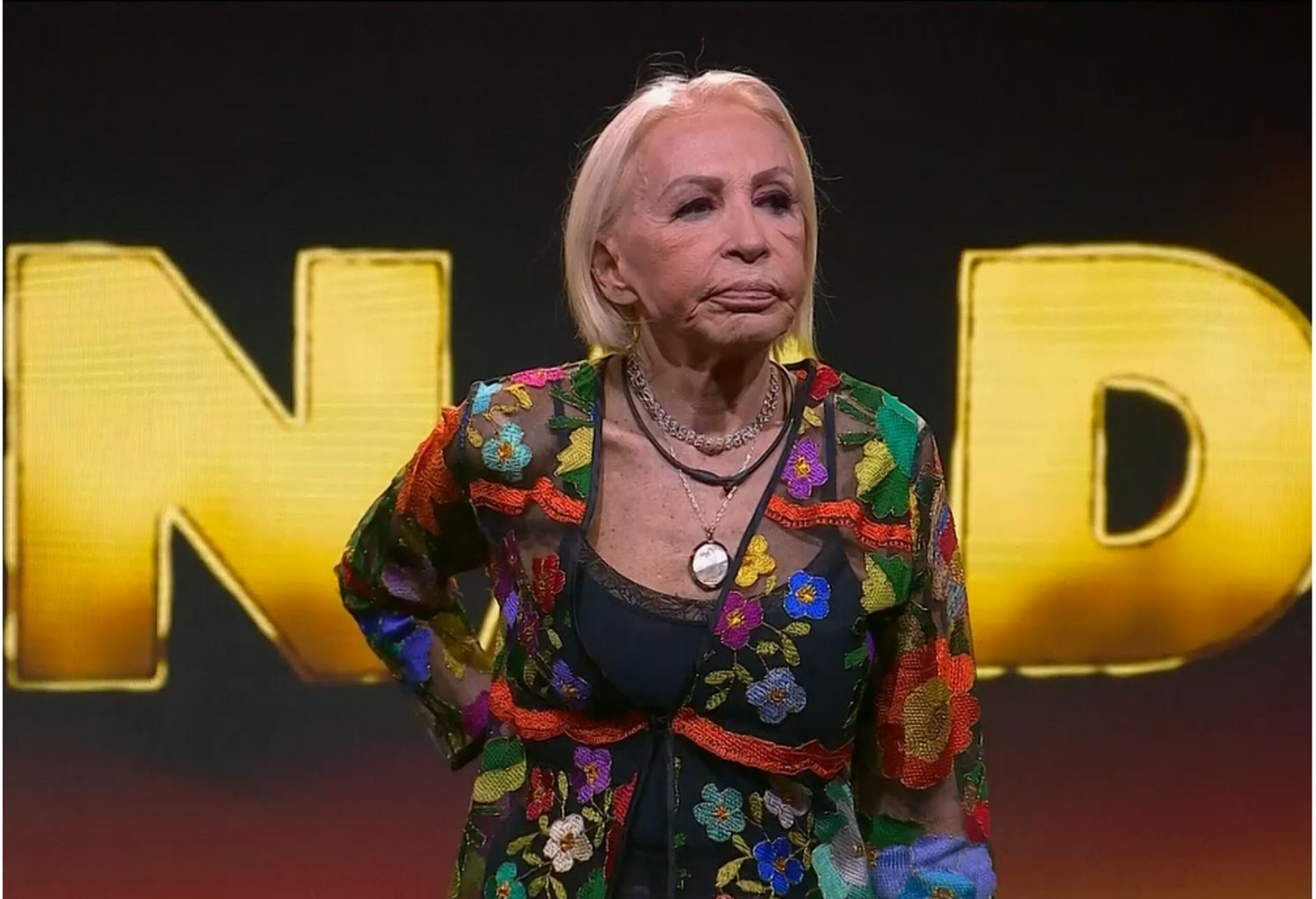 “Que me dejen de preguntar mamad*s”, exigió la presentadora cuando se le cuestionó al respecto.