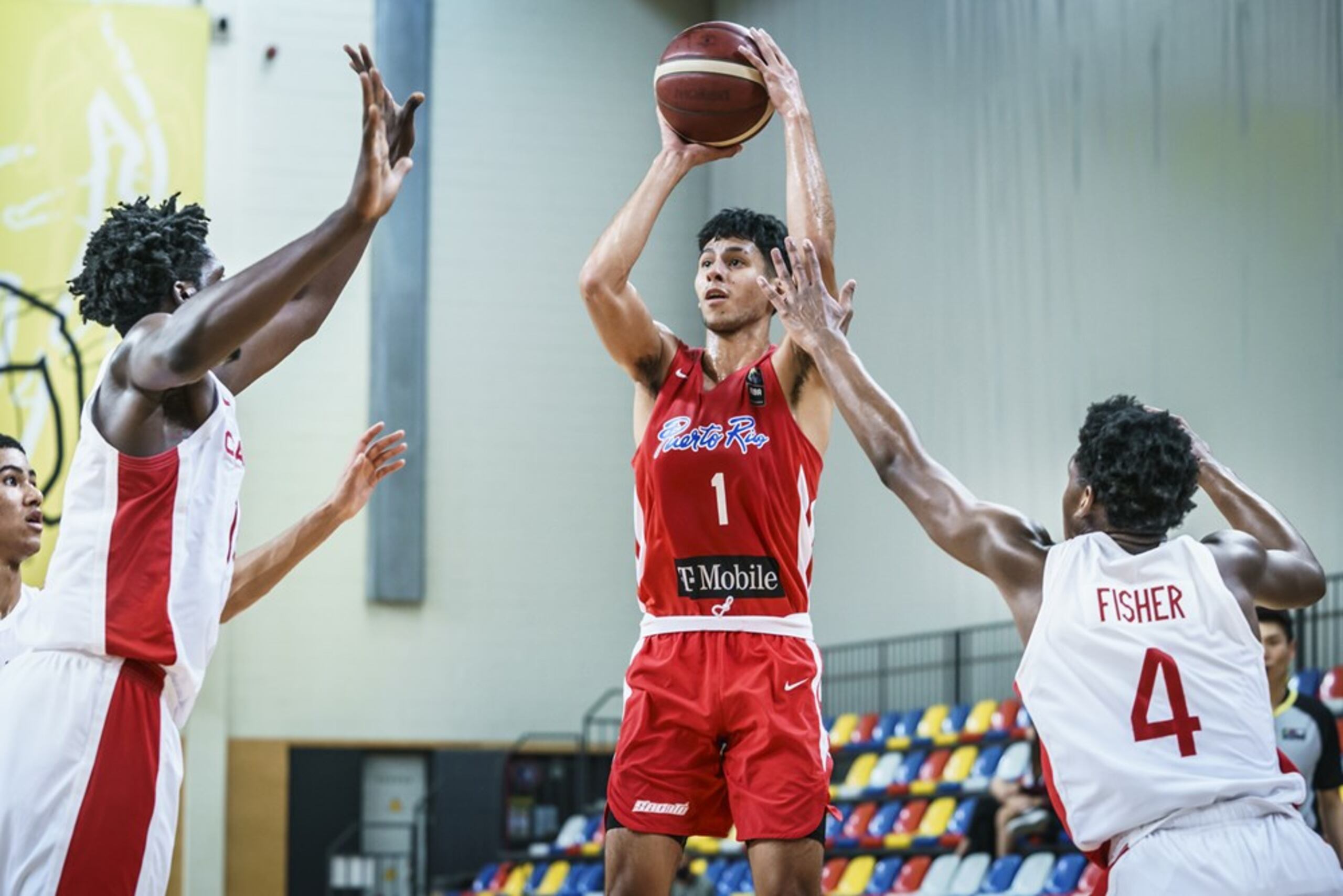 Rafael Pinzón, aquí en uniforme de Puerto Rico en las selecciones juveniles, es producto de Arecibo y su club Capitanes Basketball.