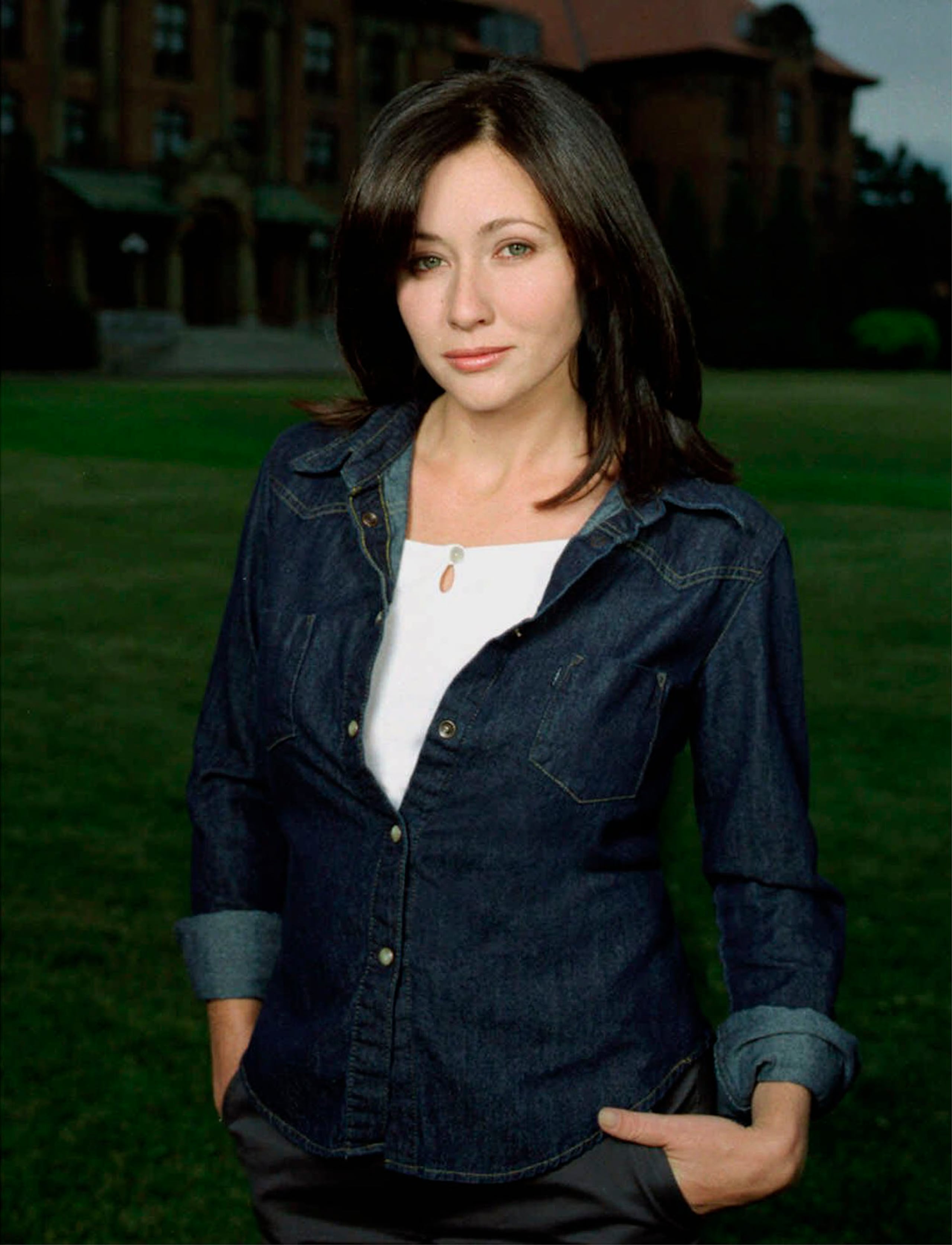 Shannen Doherty apareció en 111 episodios de "Beverly Hills 90210", antes de dejar la serie al final de su cuarta temporada, en medio de informes de fricción con otros miembros del elenco, particularmente Jennie Garth.