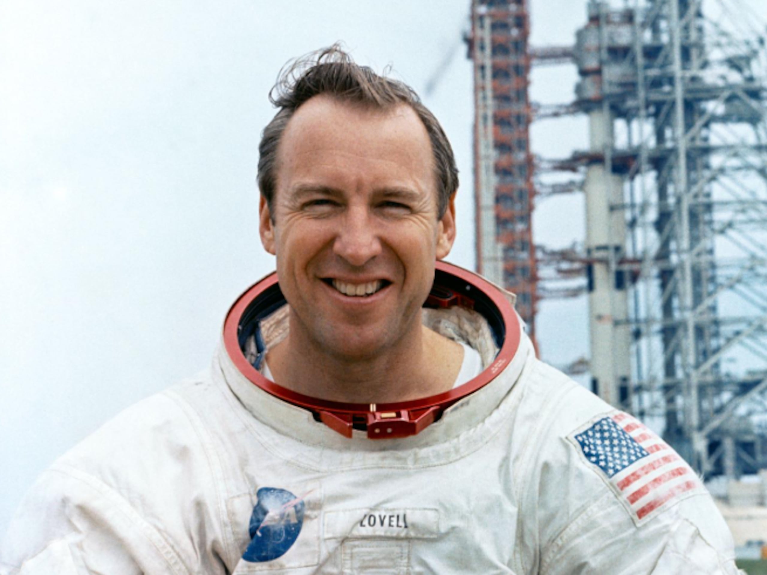 Lovell viajó en cuatro ocasiones al espacio, aunque la más recordada de todas fue la Apolo 13 en 1970