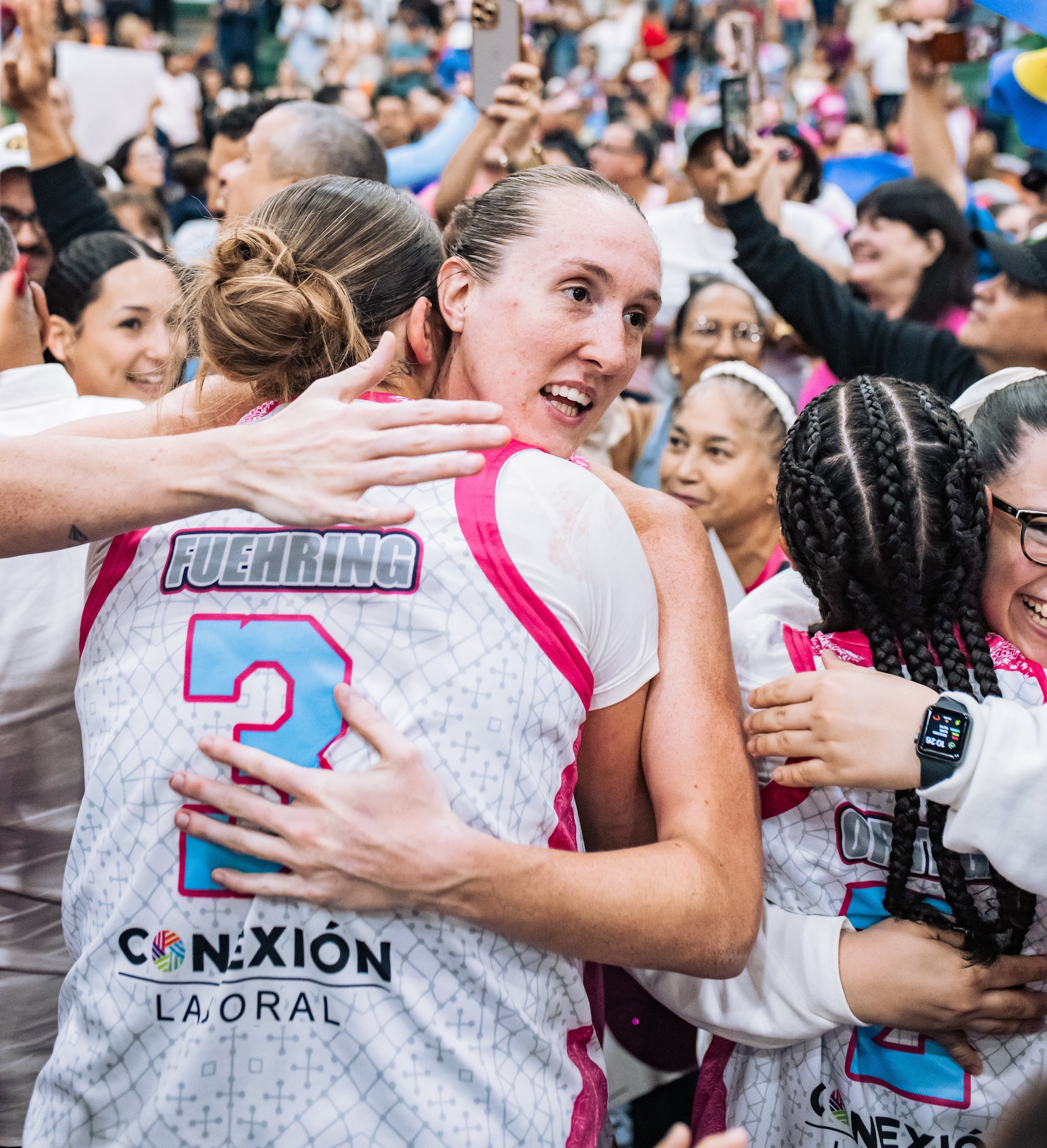 Las Explosivas celebran el pase a la final.