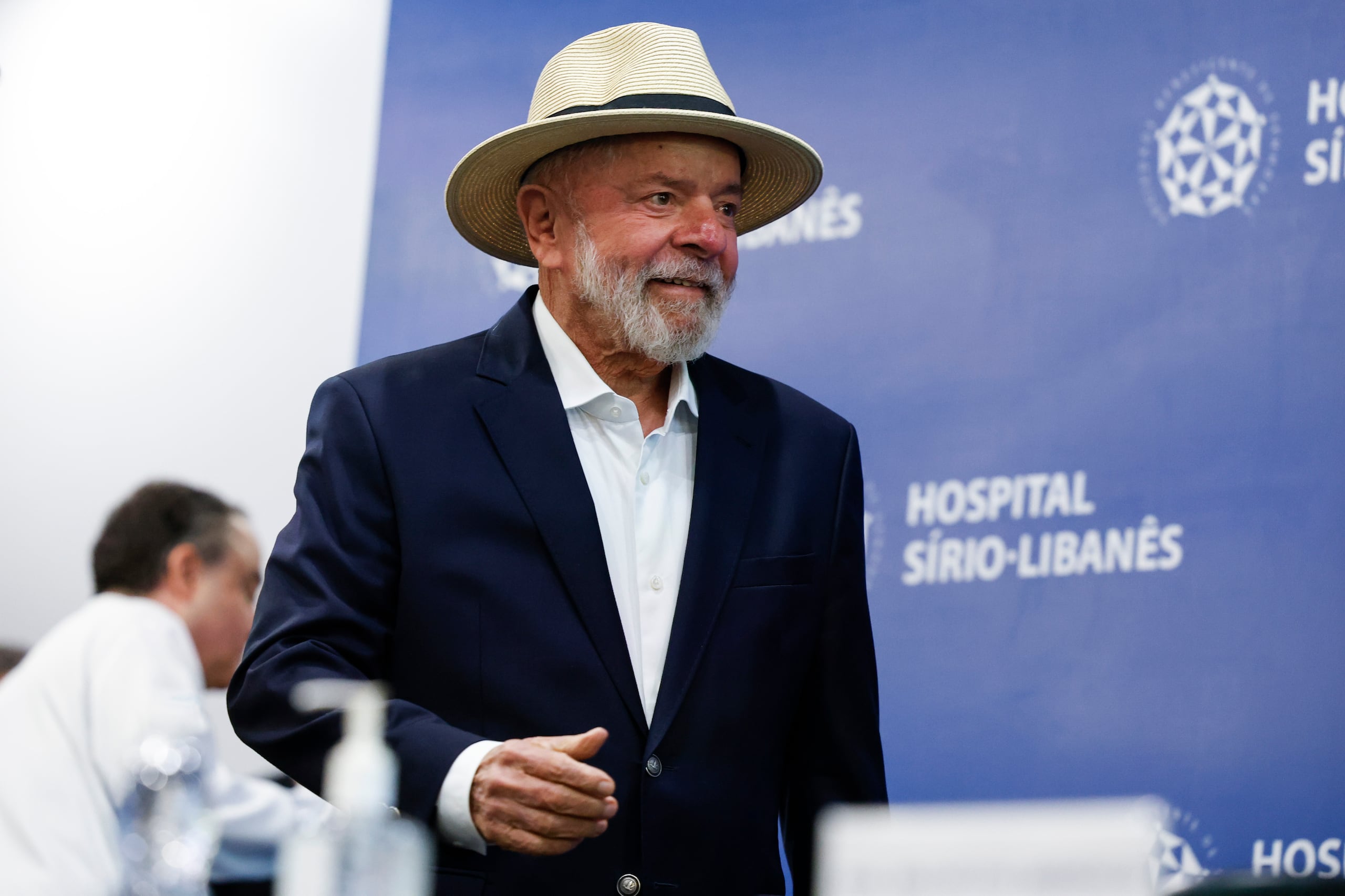 El presidente brasileño, Luiz Inácio Lula da Silva, apareció sorpresivamente en una conferencia de prensa para dar a conocer datos sobre su salud.