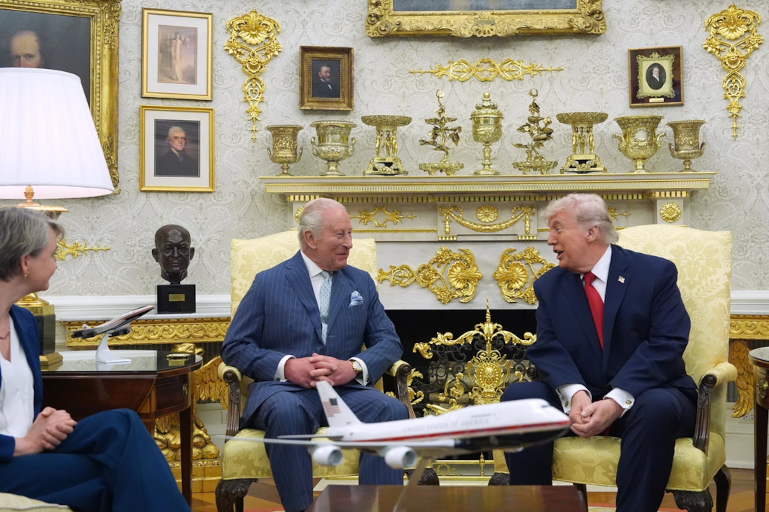 La intervención de Carlos III estuvo marcada por su condena al intento de atentado contra Trump acontecido el sábado en un hotel de Washington durante la cena de corresponsales de la Casa Blanca.