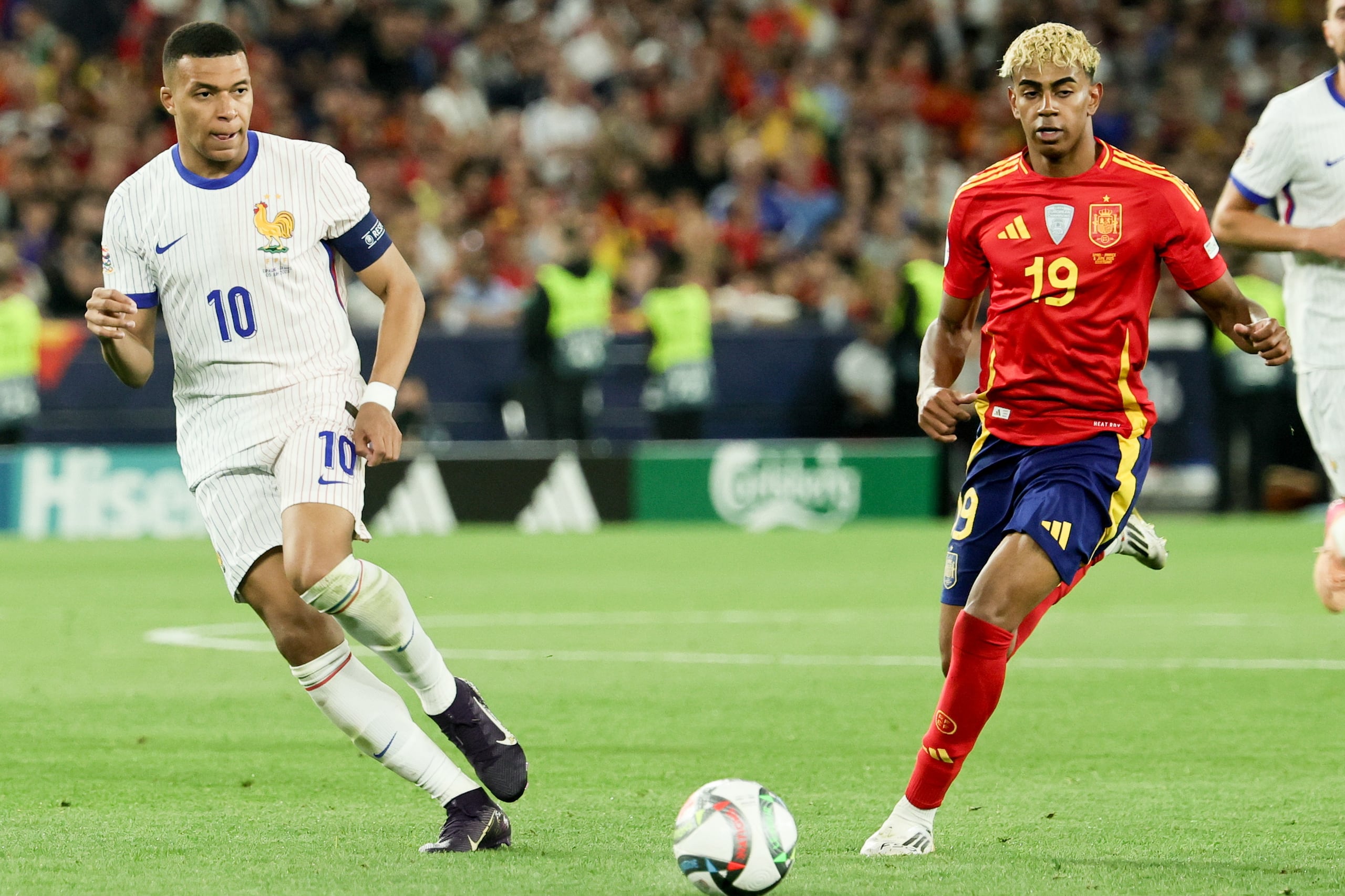 Lamine Yamal y Kylian Mbappé, en el último Fancia-España, en el 2025.