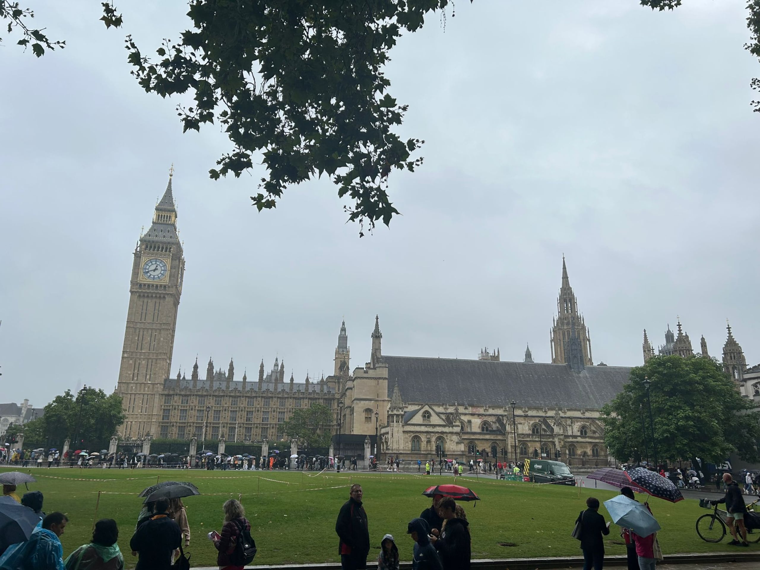 Aun con todas las ventajas que le ofrece Londres, Diego no deja de pensar en casa.