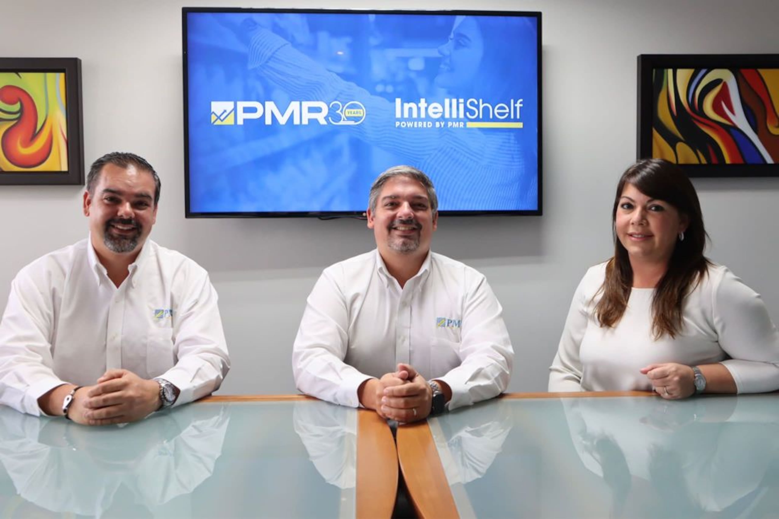 De izquierda a derecha Tony Cabrero, vicepresidente; Francisco Cabrero, presidente,; y Joan Cabrero, vicepresidenta de operaciones de Professional Market Research.