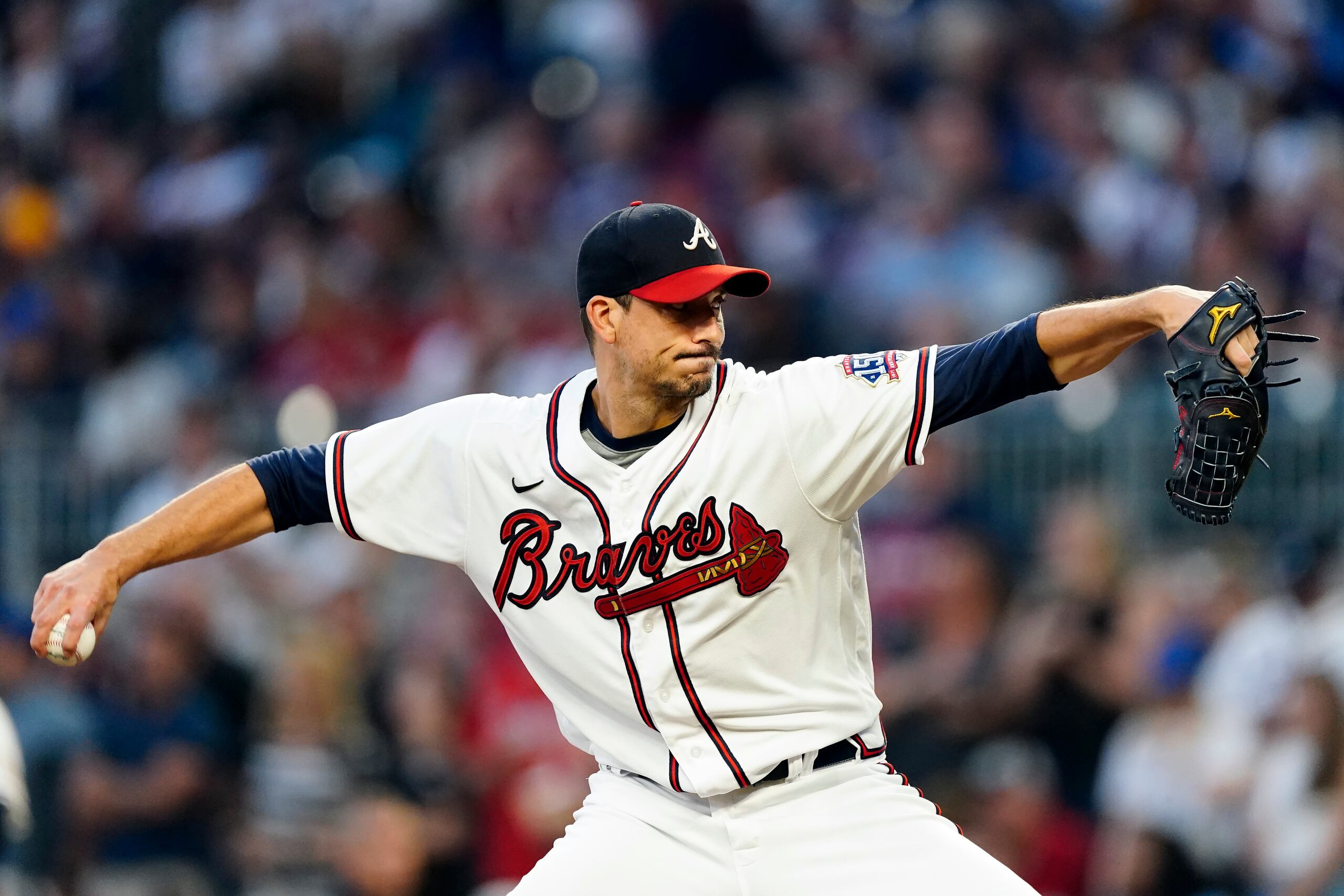 Los Braves retuvieron a Charlie Morton.