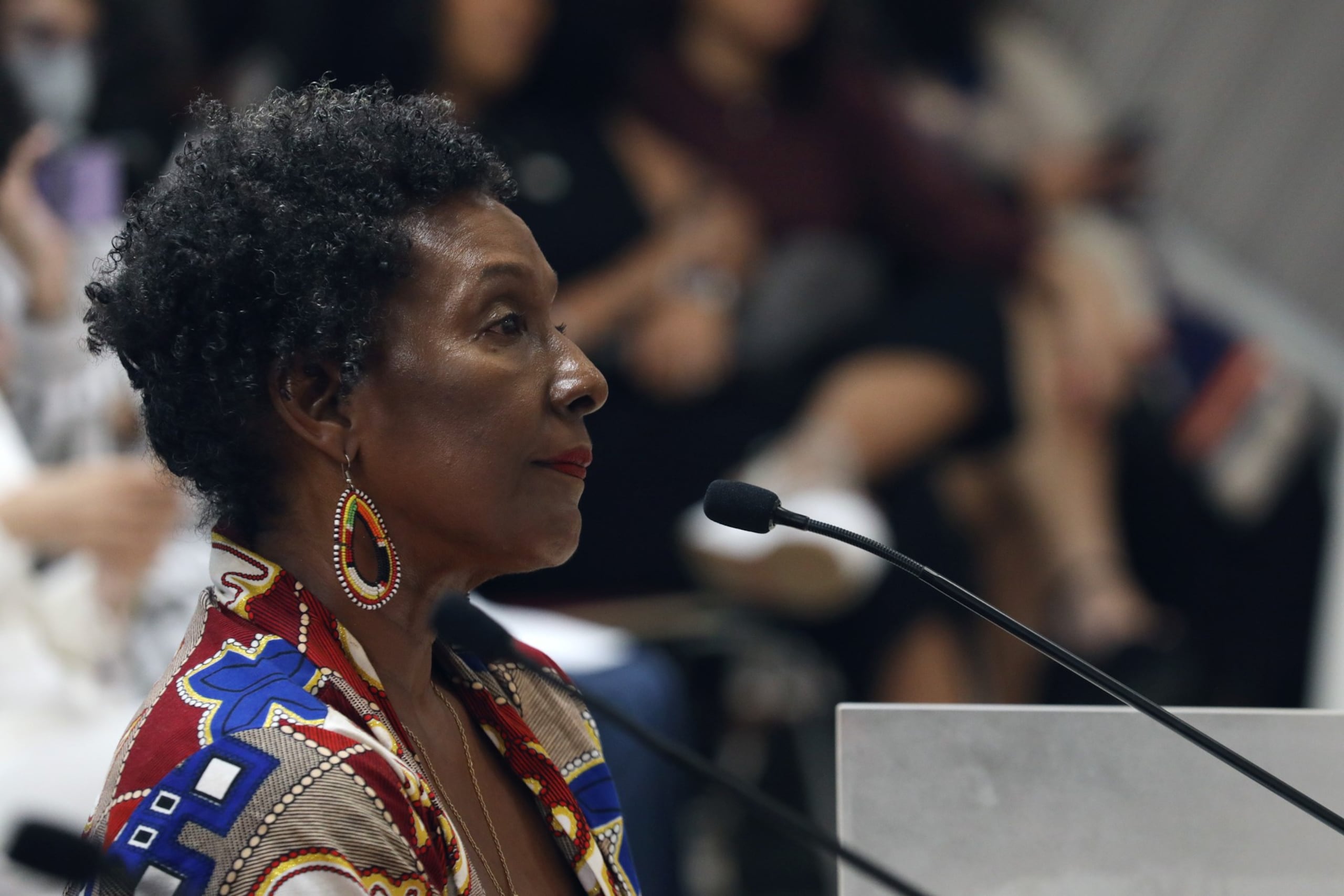 La escritora y profesora universitaria Mayra Santos Febres.