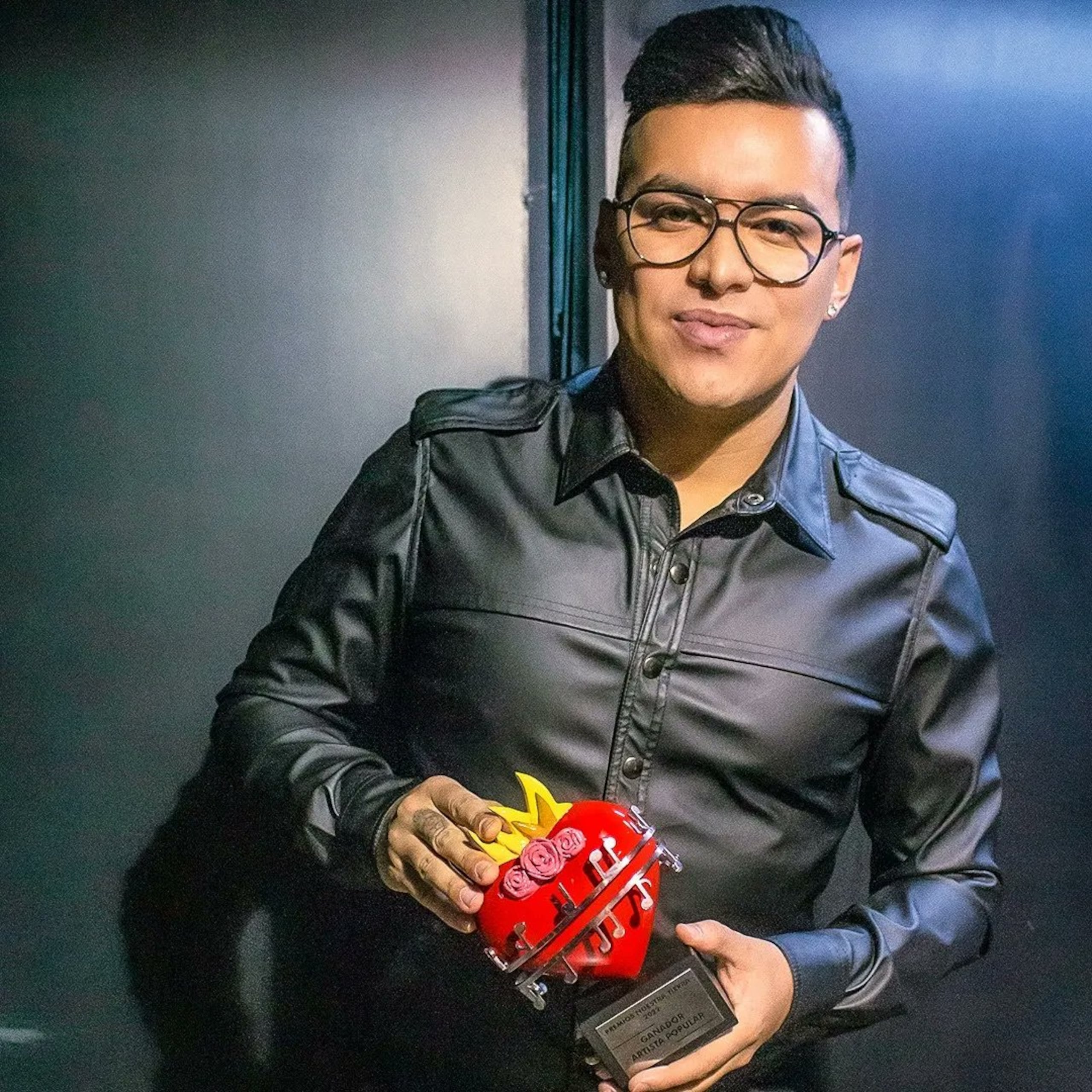 El cantante colombiano Yeison Jiménezm falleció el sábado, 10 de enero en un accidente aéreo junto a otras cinco personas en Colombia. (X)