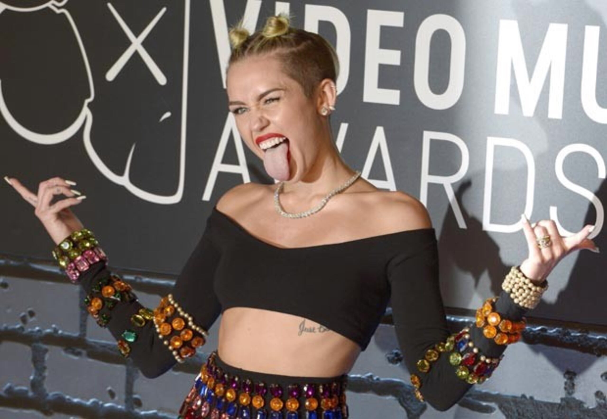 La que fuese protagonista de Hanna Montana, Miley Cirus, confirmó que ha fumado marihuana y que la prefiere sobre el alcohol. (EFE/EPA/ Archivo / Jason Szenes)