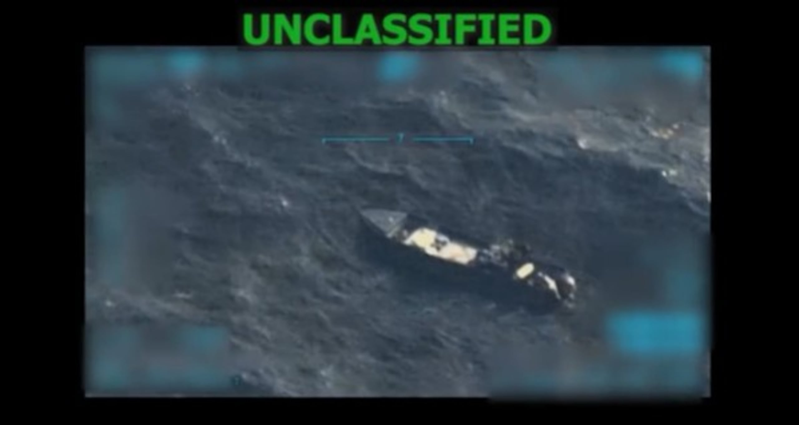 Captura de video tomado de la red social Truth Social de la cuenta del presidente de Estados Unidos, Donald Trump, donde se ve una embarcación en el mar Caribe.
