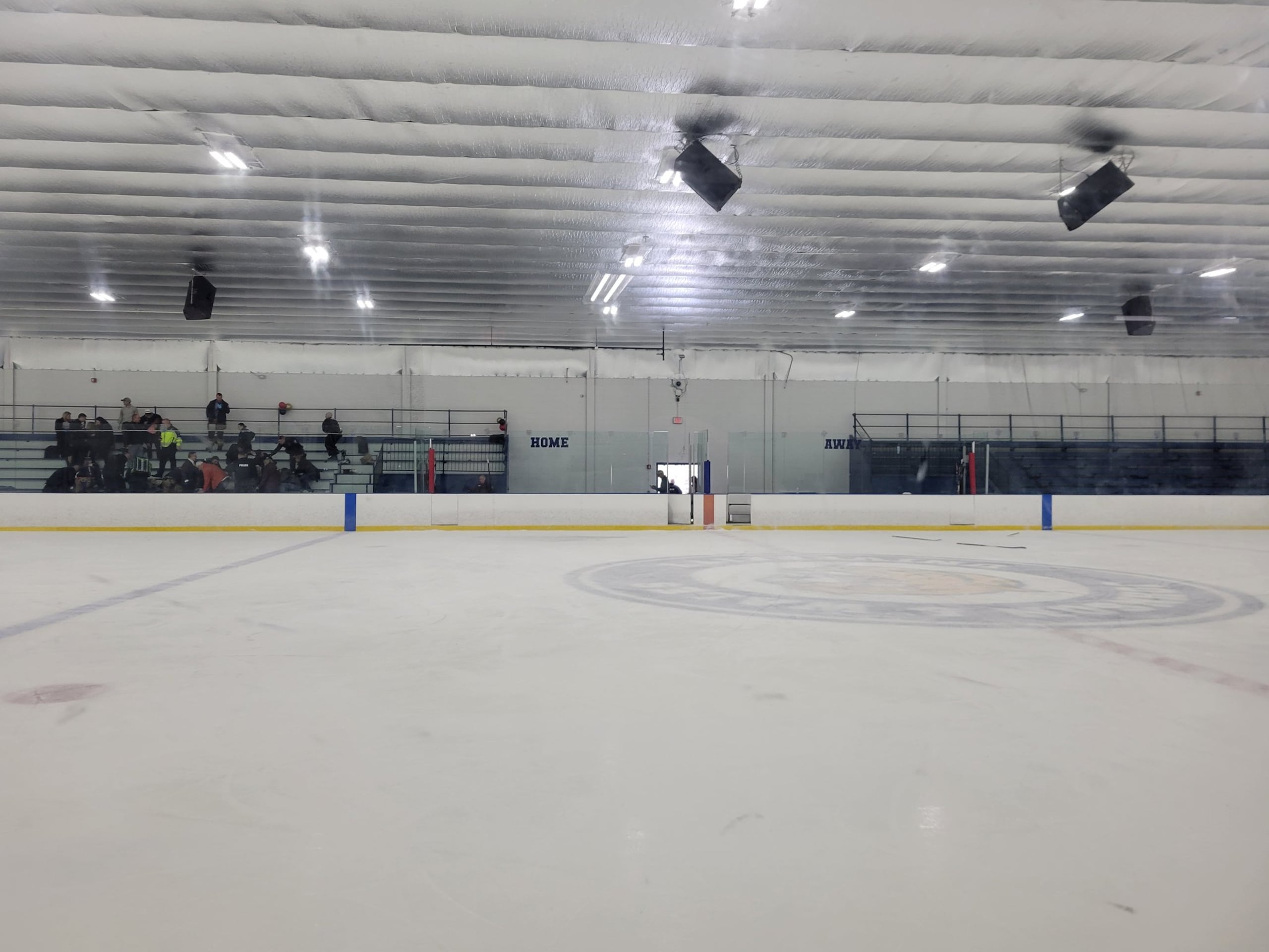 El tirador fue identificado como Robert Dorgan, de 56 años. También Roberta Esposito, y su identidad como mujer transgénero es uno de los "datos" de la investigación.