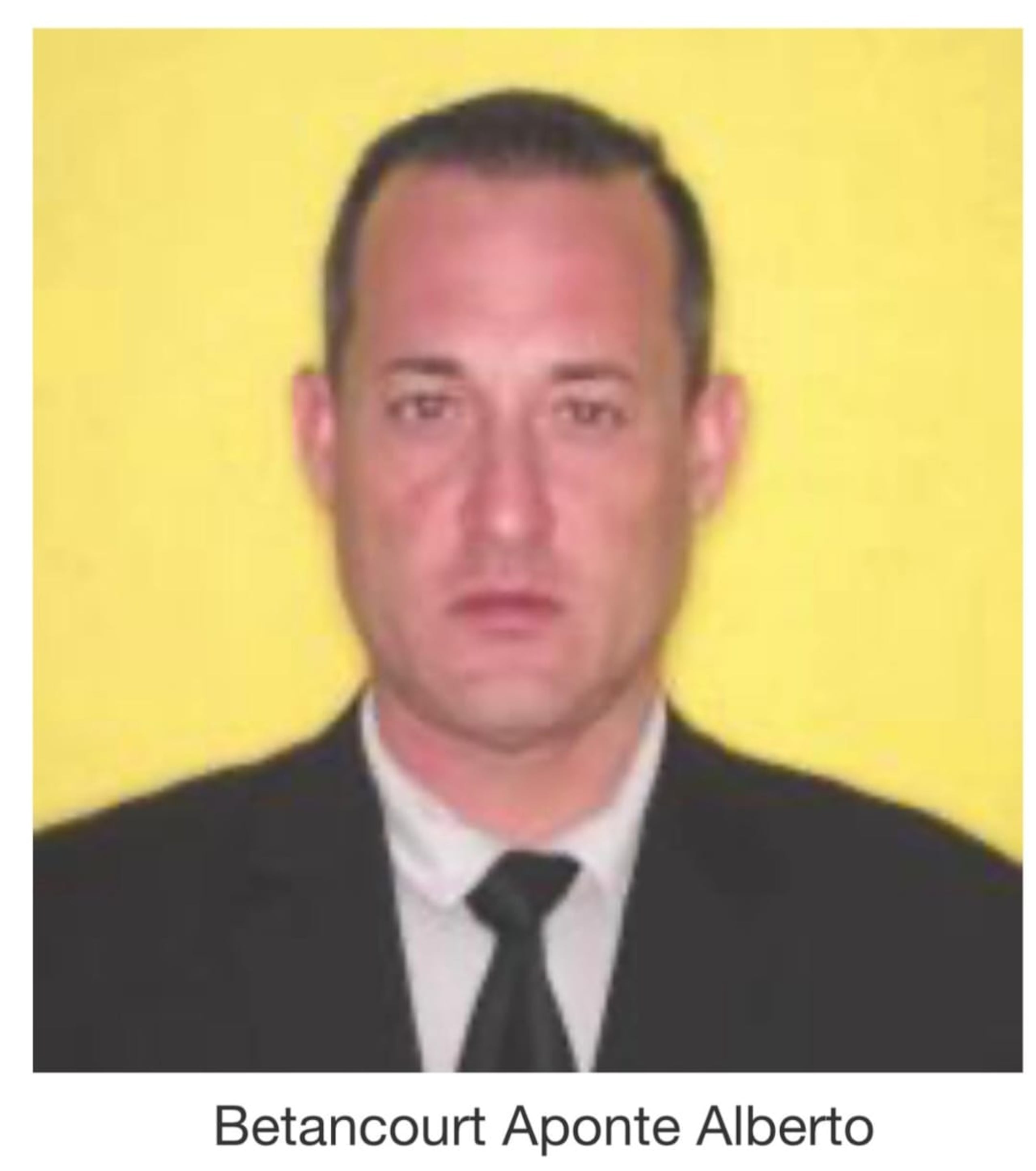 Alberto Betancourt Aponte, fue acusado por un gran jurado federal por violar derechos civiles, conspirar para falsificar registros, falsificar registros y hacer declaraciones falsas a agentes federales.