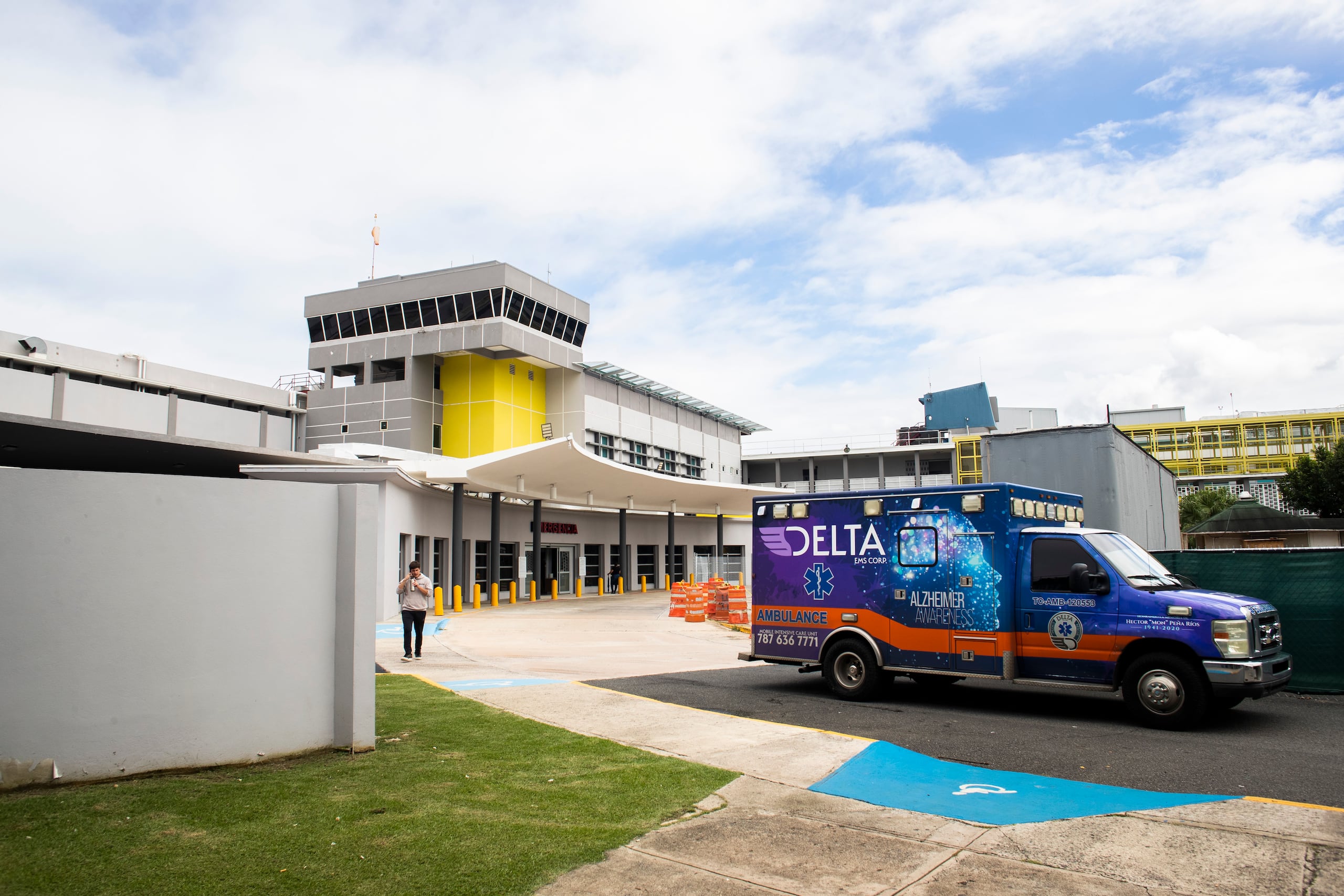 Imagen del área de la plazoleta de Sala de Emergencias del Centro Médico de Río Piedras.