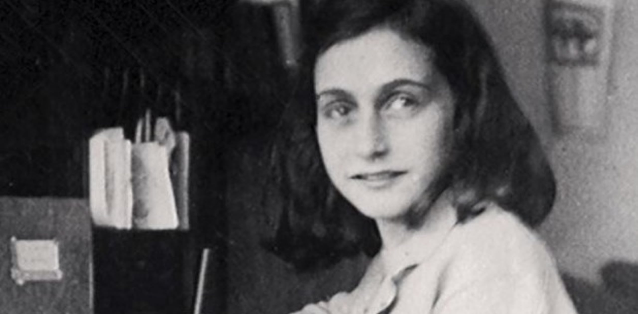 El teatro dedicado a Ana Frank tiene capacidad para más de mil personas y está ubicado en la parte oeste de la ciudad, la misma donde se encuentra la casa-museo abierta desde 1960 y dedicada a la joven judía que allí se escondió de la persecución nazi. (annefrank.org)