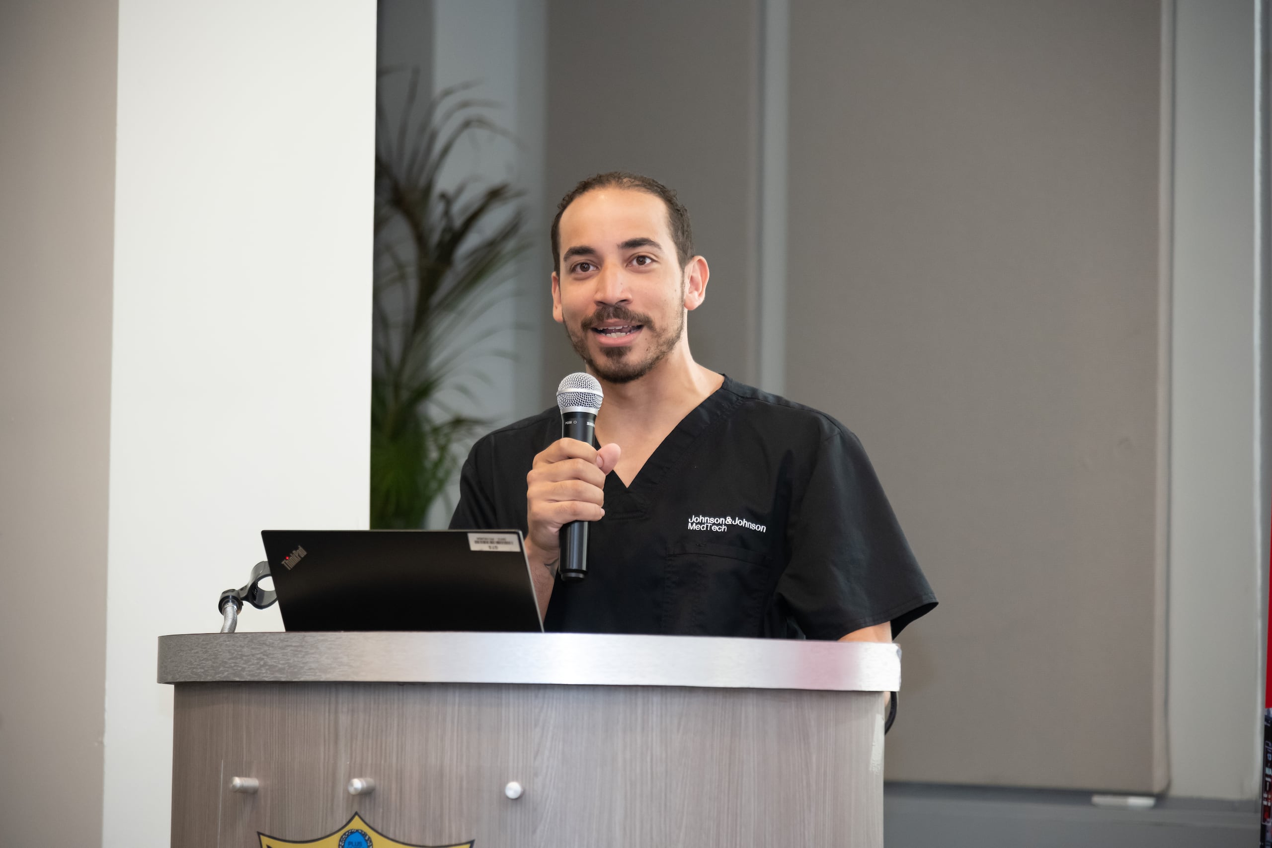 Ángel Silva, Clinical Account Executive de Johnson & Johnson.