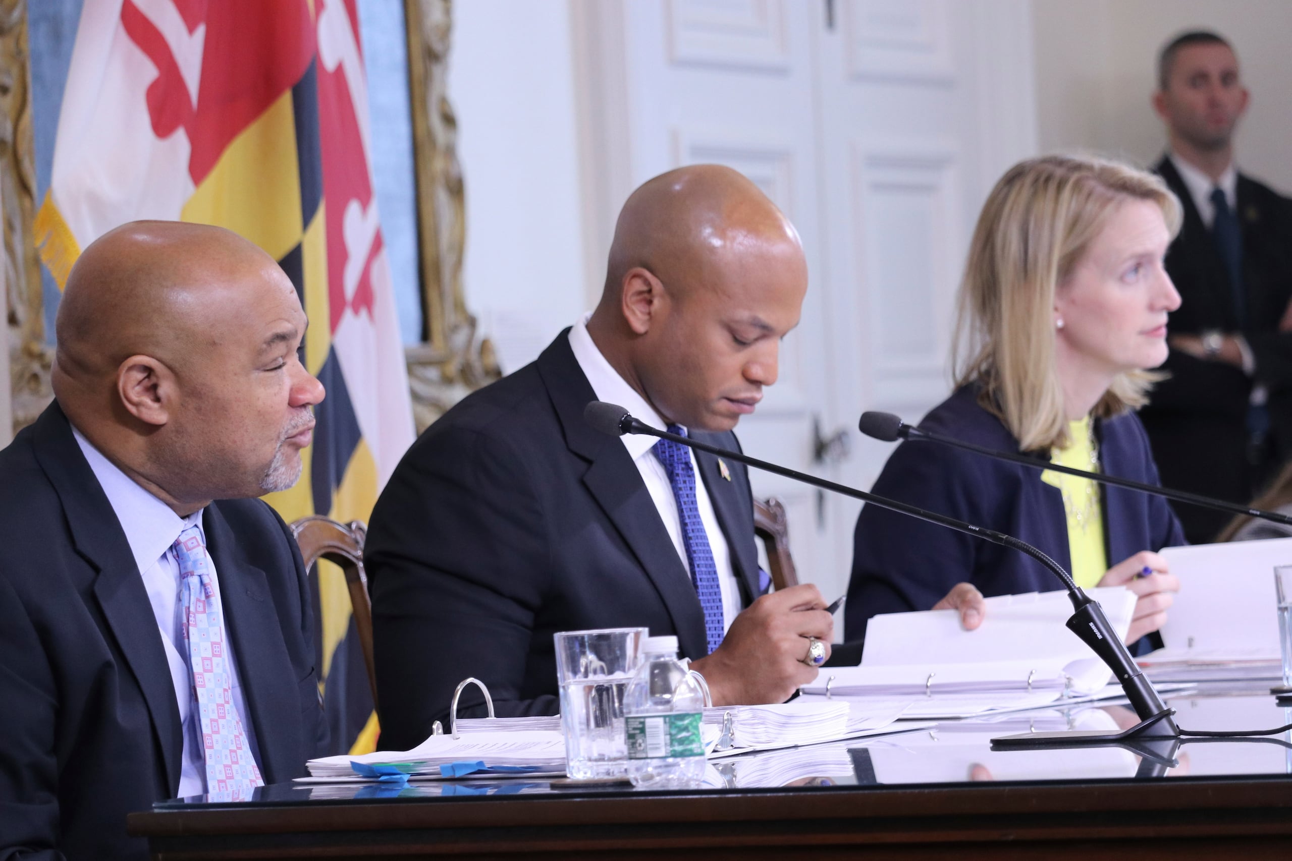 El gobernador de Maryland, Wes Moore, pidió disculpas a Washington, al tiempo que reconoció que ninguna cantidad de dinero podía compensar el tiempo que pasó en prisión.