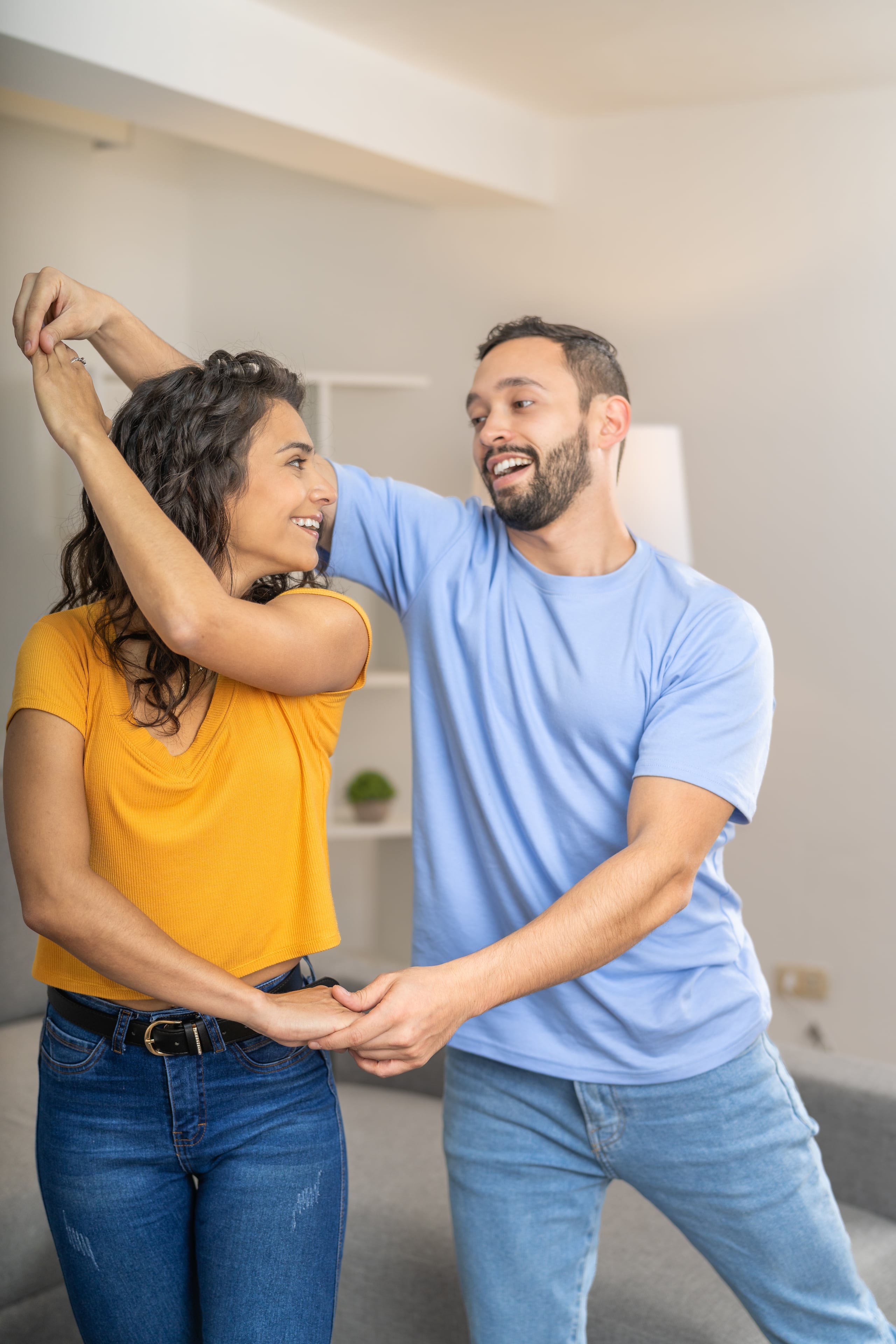 No necesitas experiencia previa ni pareja para unirte al bembé.