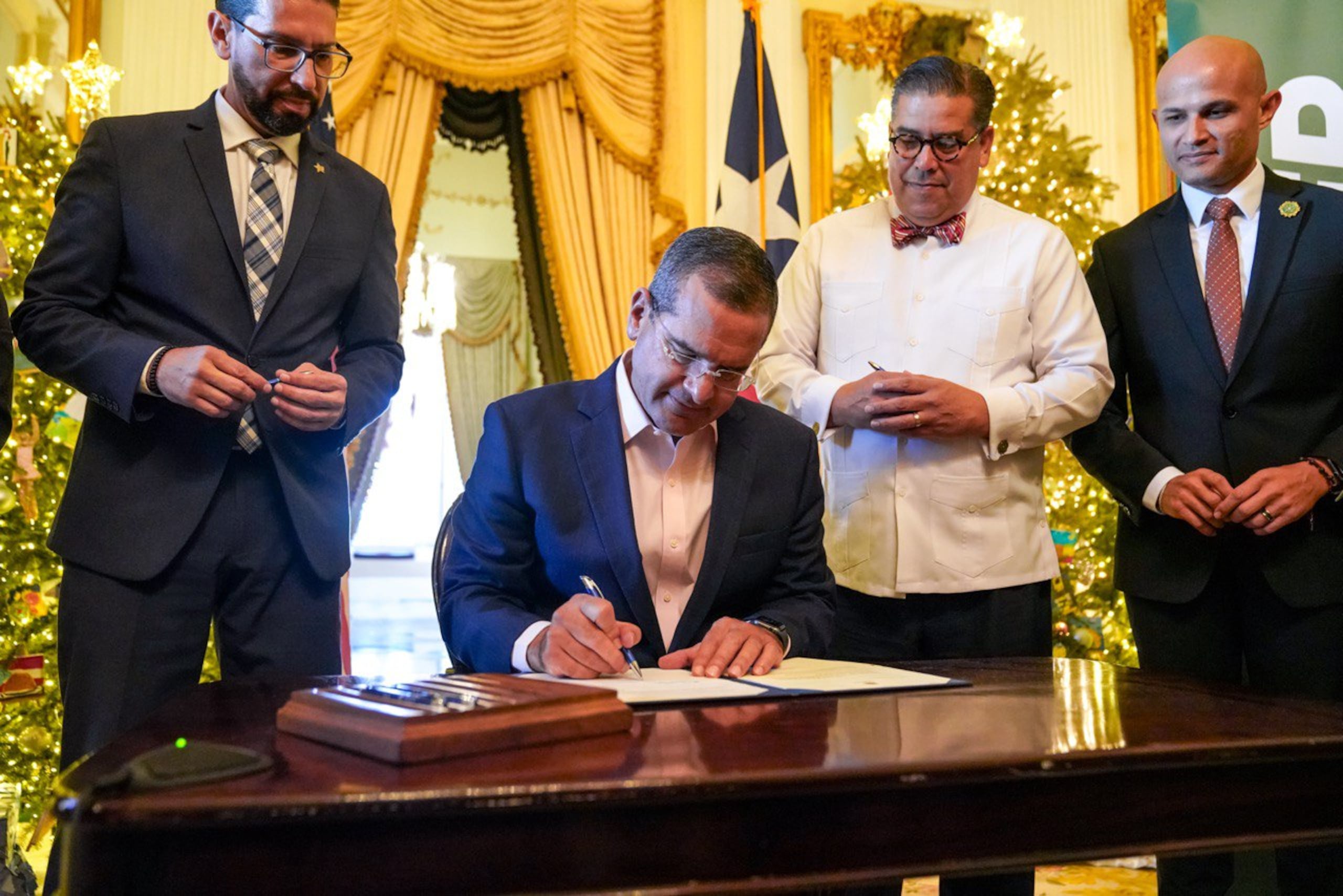 El gobernador Pedro Pierluisi firmó varias medidas legislativas. (Archivo/GFR Media)