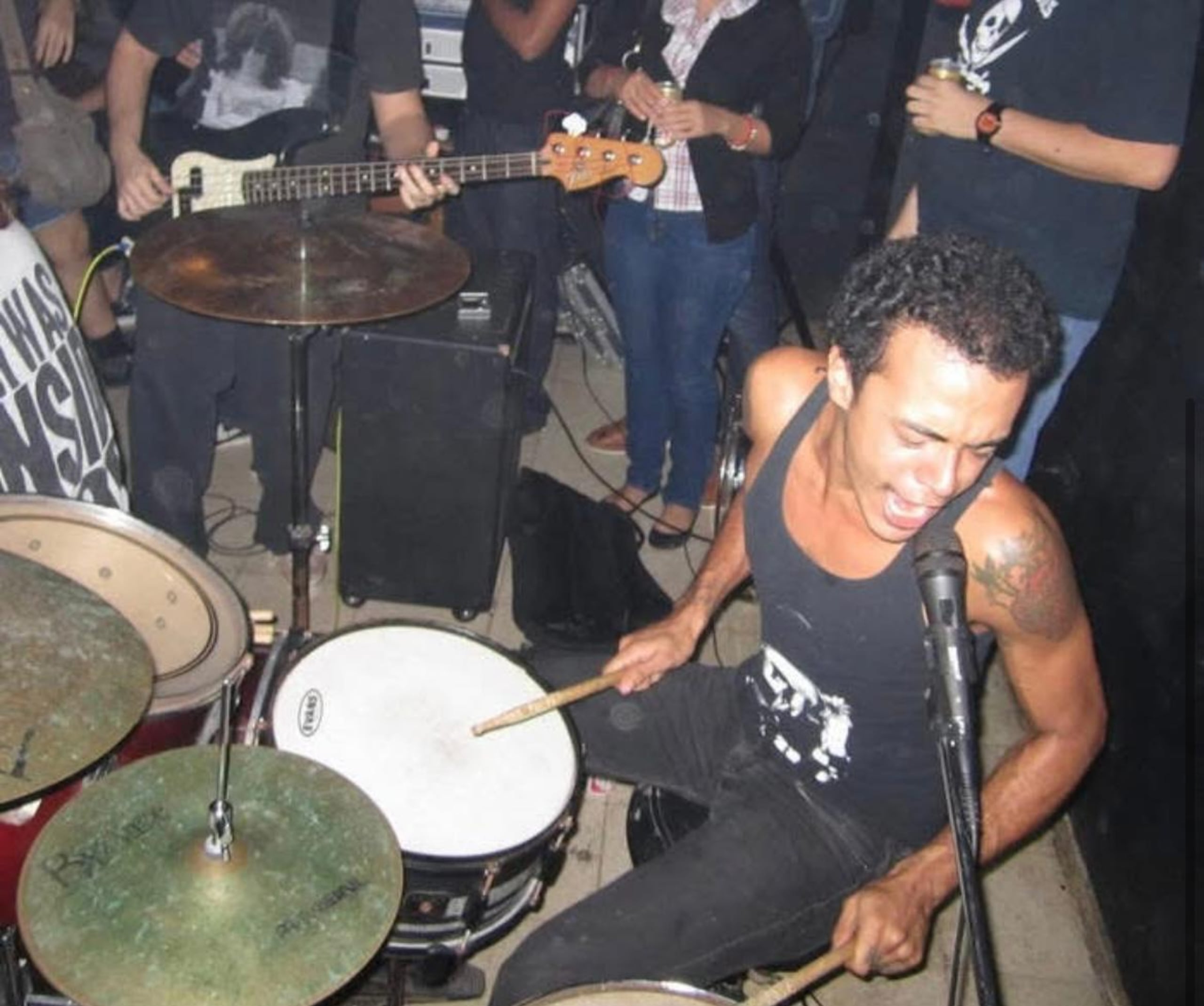 El baterista, Gabriel Vázquez González, de 38 años, fue asesinado en un negocio en Santurce.
