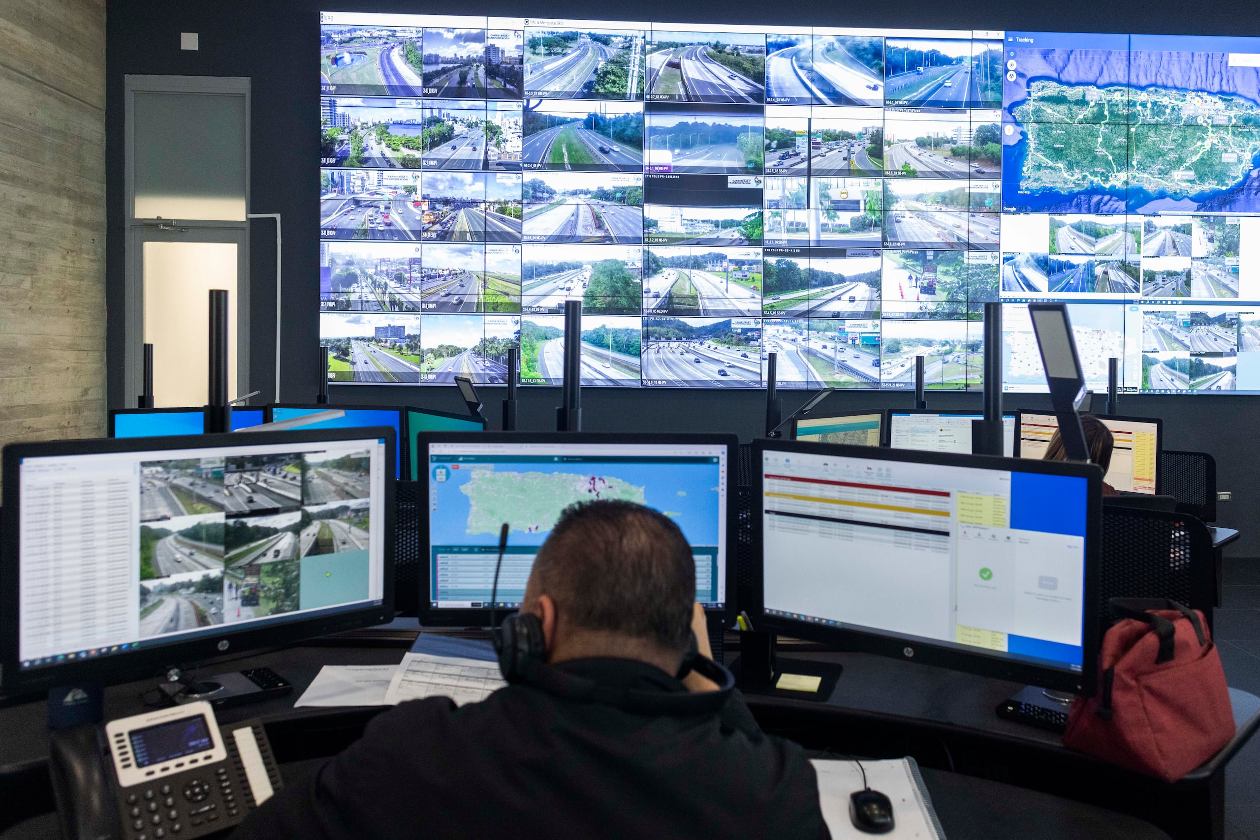 La empresa cuenta con un área de monitoreo, ya sea con patrulleros o a través del sistema de cámaras en ciertas áreas de la autopista, que les ayuda a idenfificar y resolver cualquier situación.