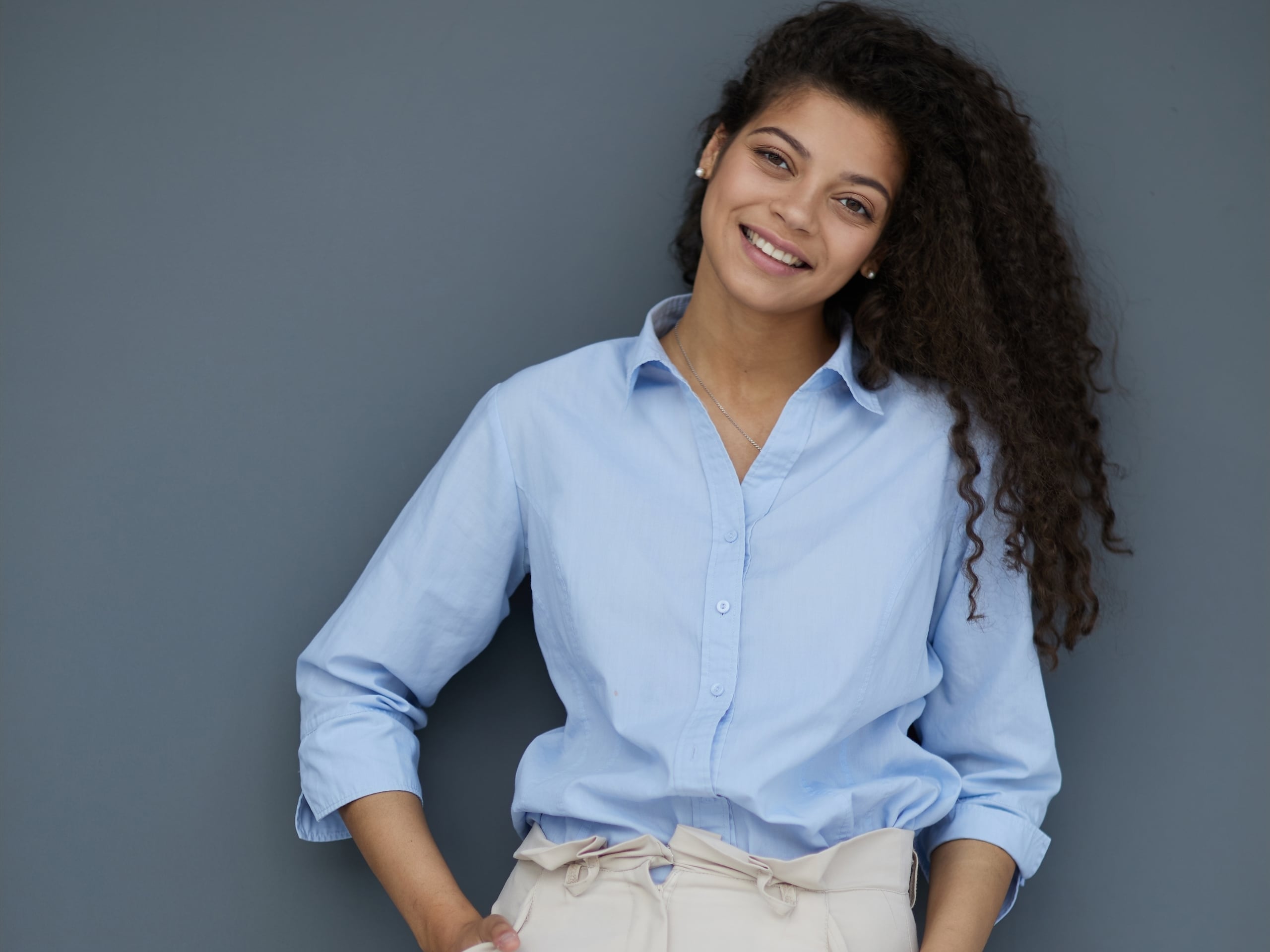 Es vital comenzar a ahorrar, ya que el Seguro Social puede que no sea suficiente para un retiro digno.